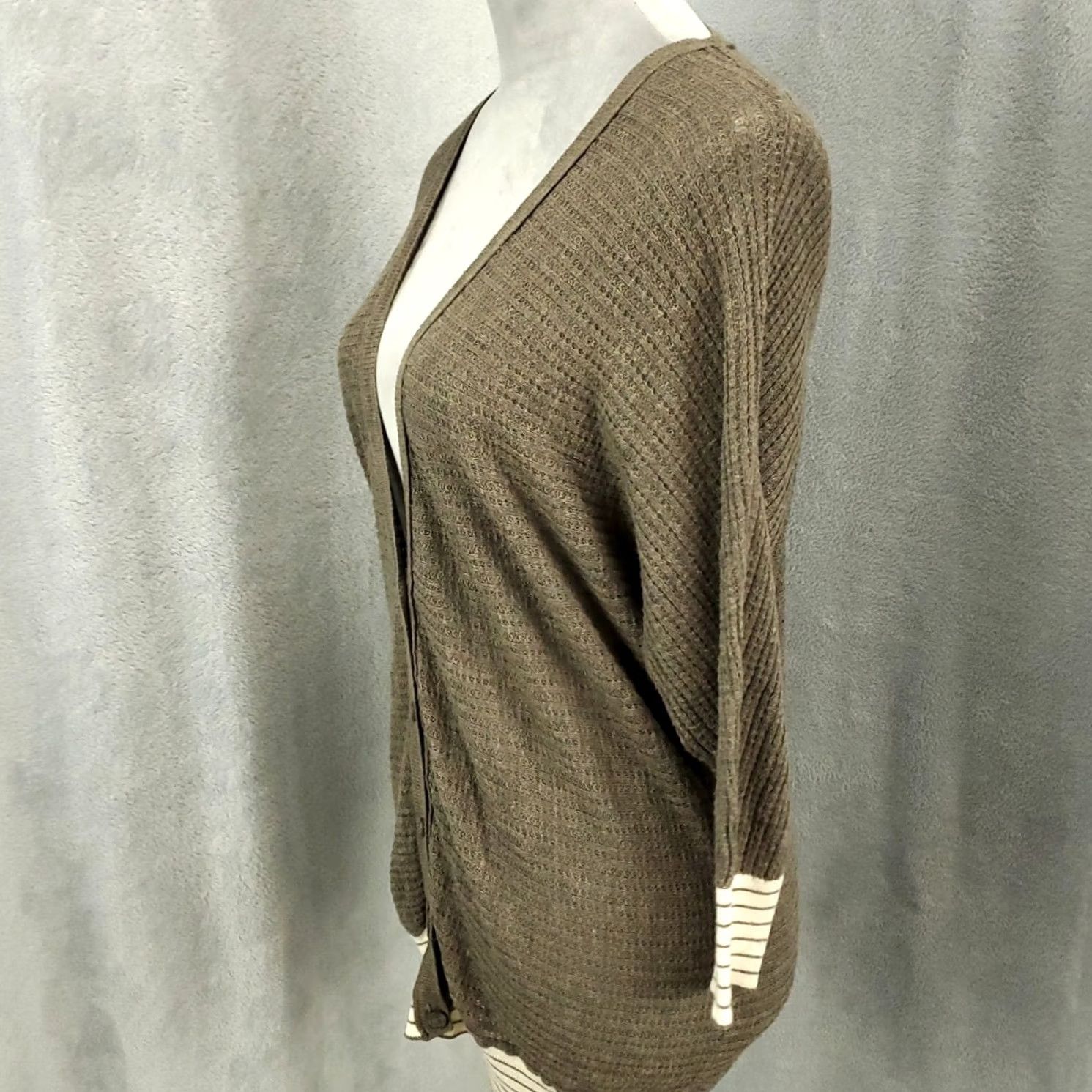 Eileen Fisher VINTAGE or not; original says No, so: Eileen Fisher Cardigan Womens Size Small Gray Brown Button Up Breathable Cardigan Womens Small Brown Breathable Size S / US 4 / IT 40 - 2 Thumbnail
