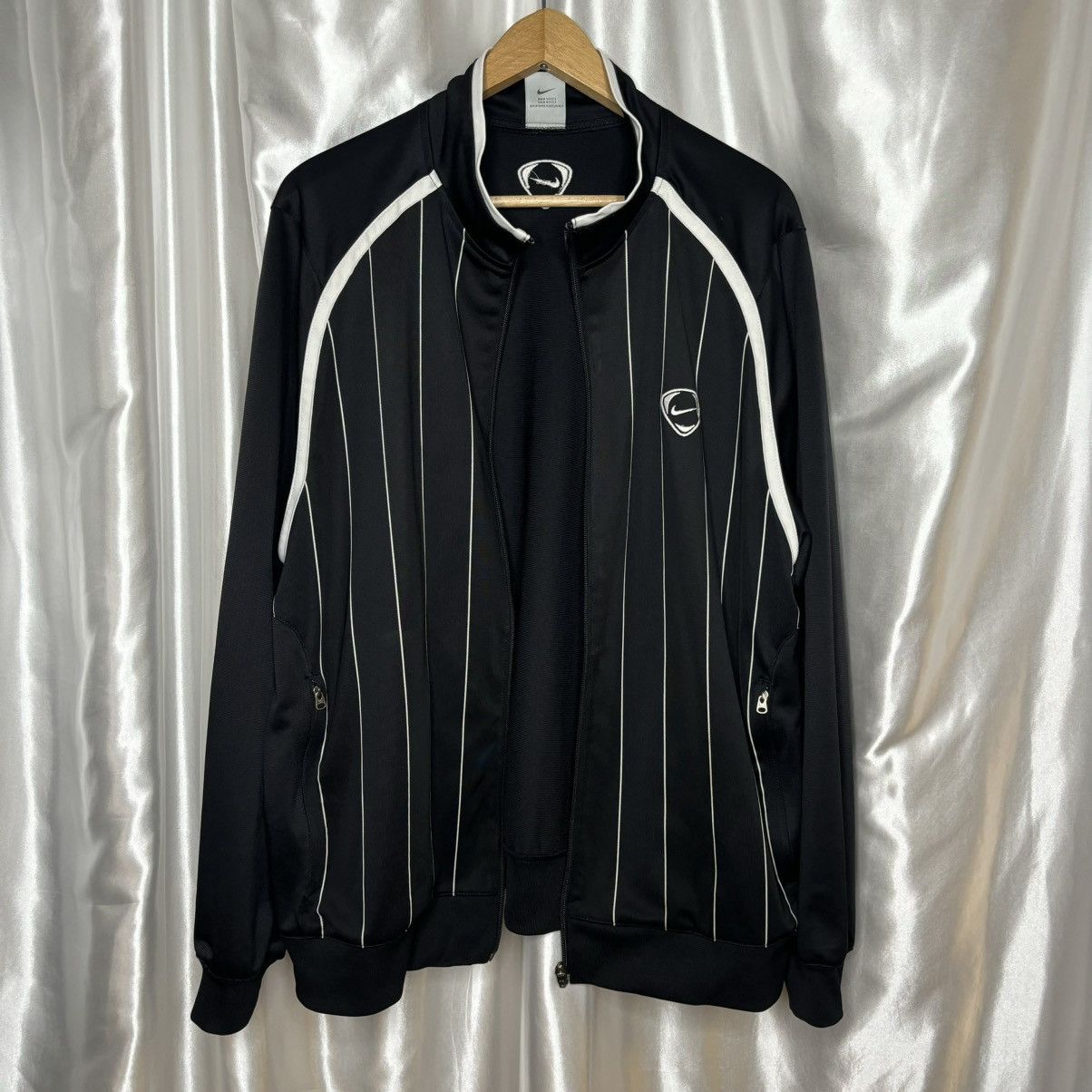 Nike vintage Nike zip sweatshirt with zipper black logo Size US L / EU 52-54 / 3 - 3 Thumbnail