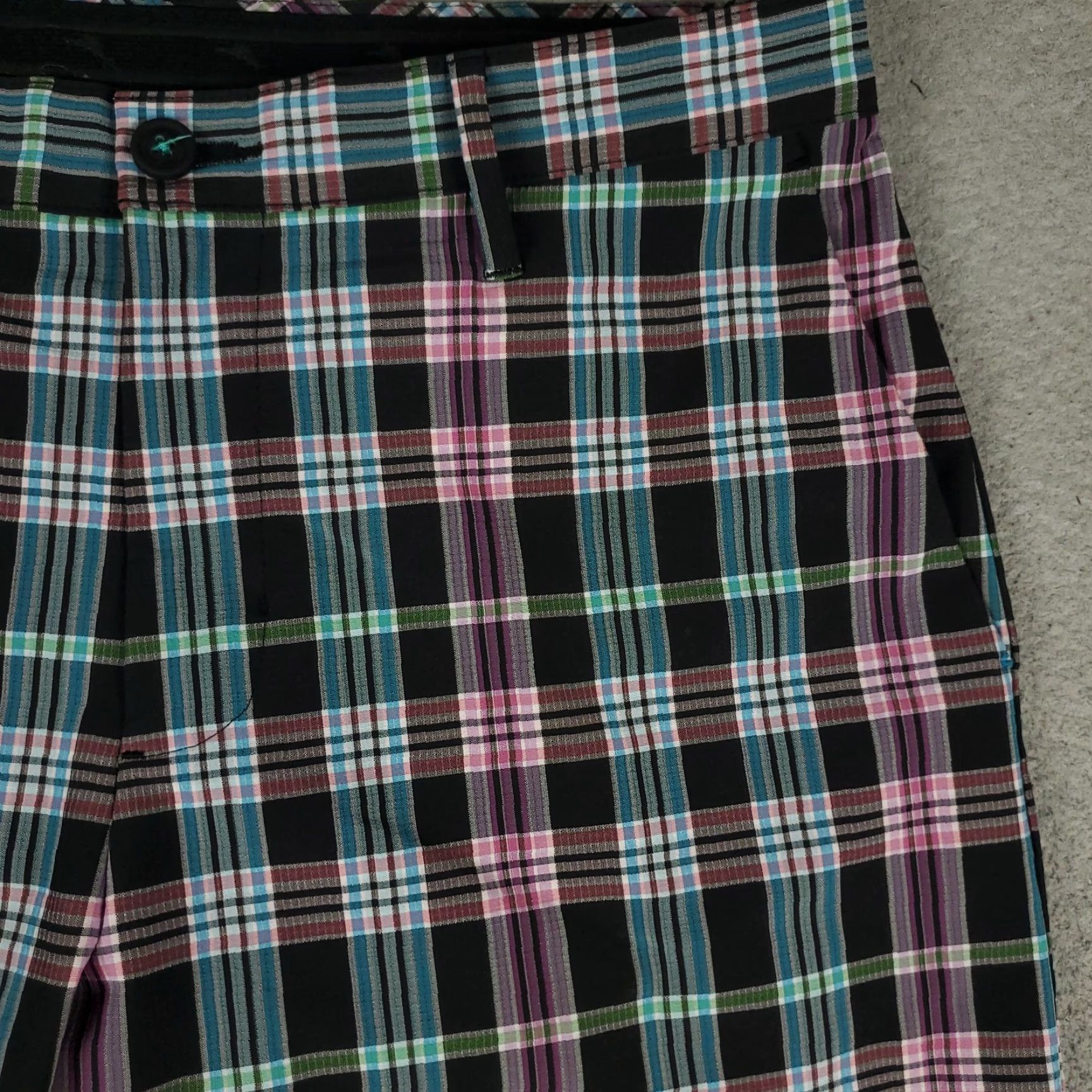 Tommy Bahama Tommy Bahama Shorts Mens 35 Plaid Black Polyester Chino Flat Front Casual Flat Front Chino Mens 35 Tommy Bahama Shorts Black Plaid Casual Asian?? Size US 35 - 3 Thumbnail