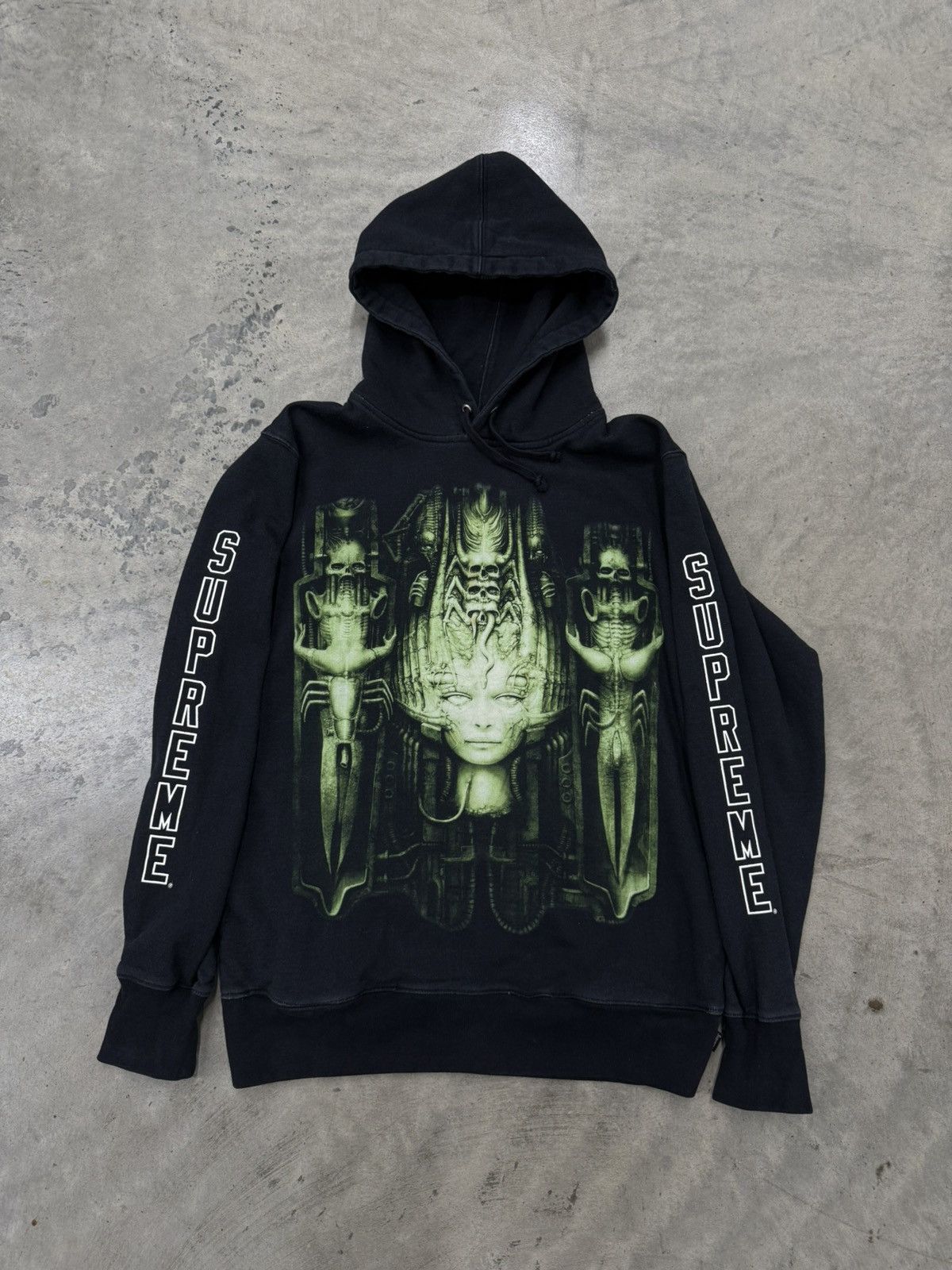Supreme Supreme F/W14 H.R. Giger Li ll Hoodie Size US M / EU 48-50 / 2 - 1 Thumbnail