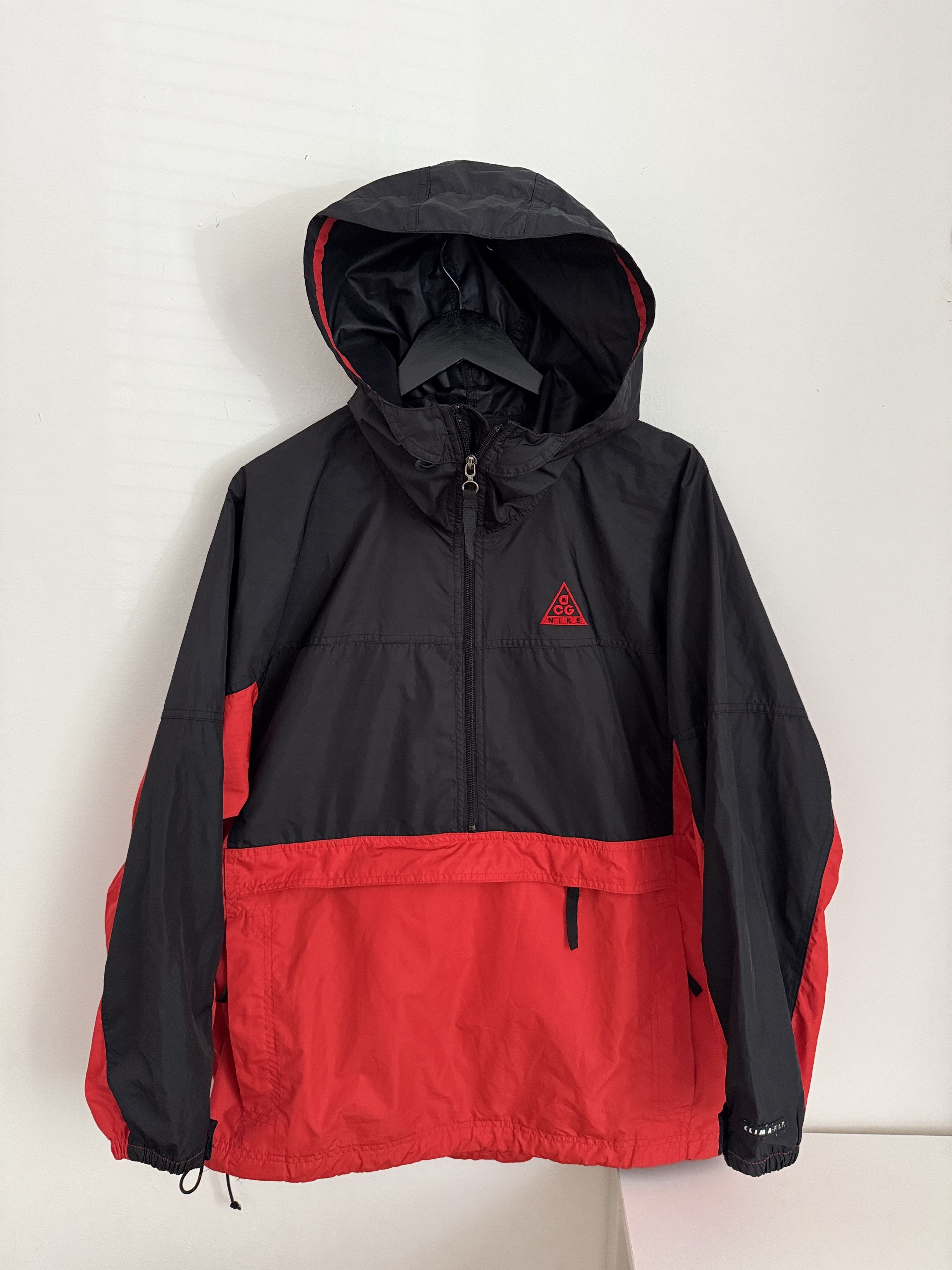 Nike ACG Vintage Nike ACG Packable Anorak Jacket Black Red L Size US L / EU 52-54 / 3 - 1 Thumbnail