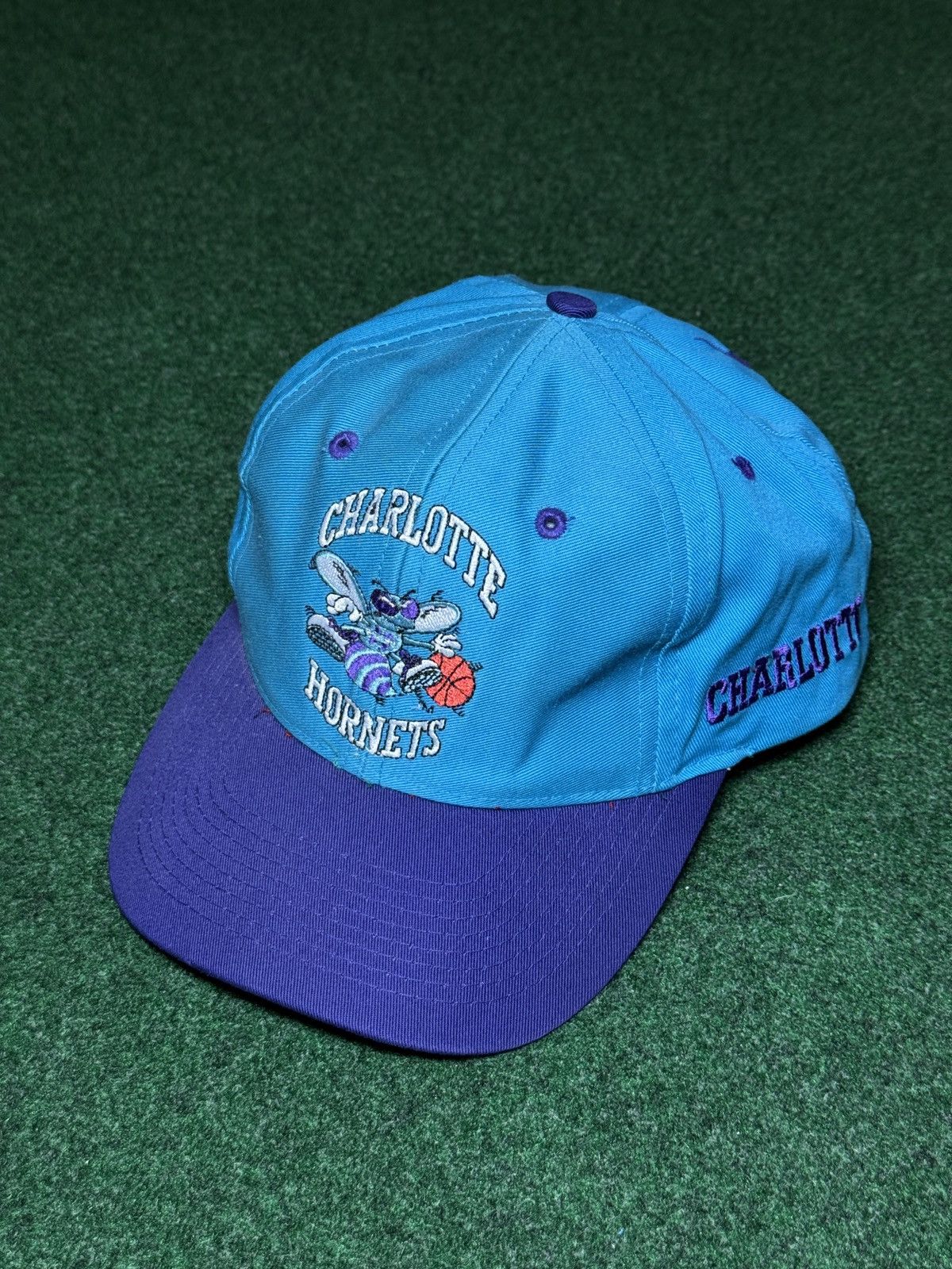 NBA × Starter × Vintage Vtg 90s Charlotte Hornets NBA Starter RetroSnapback Hat Size ONE SIZE - 1 Thumbnail