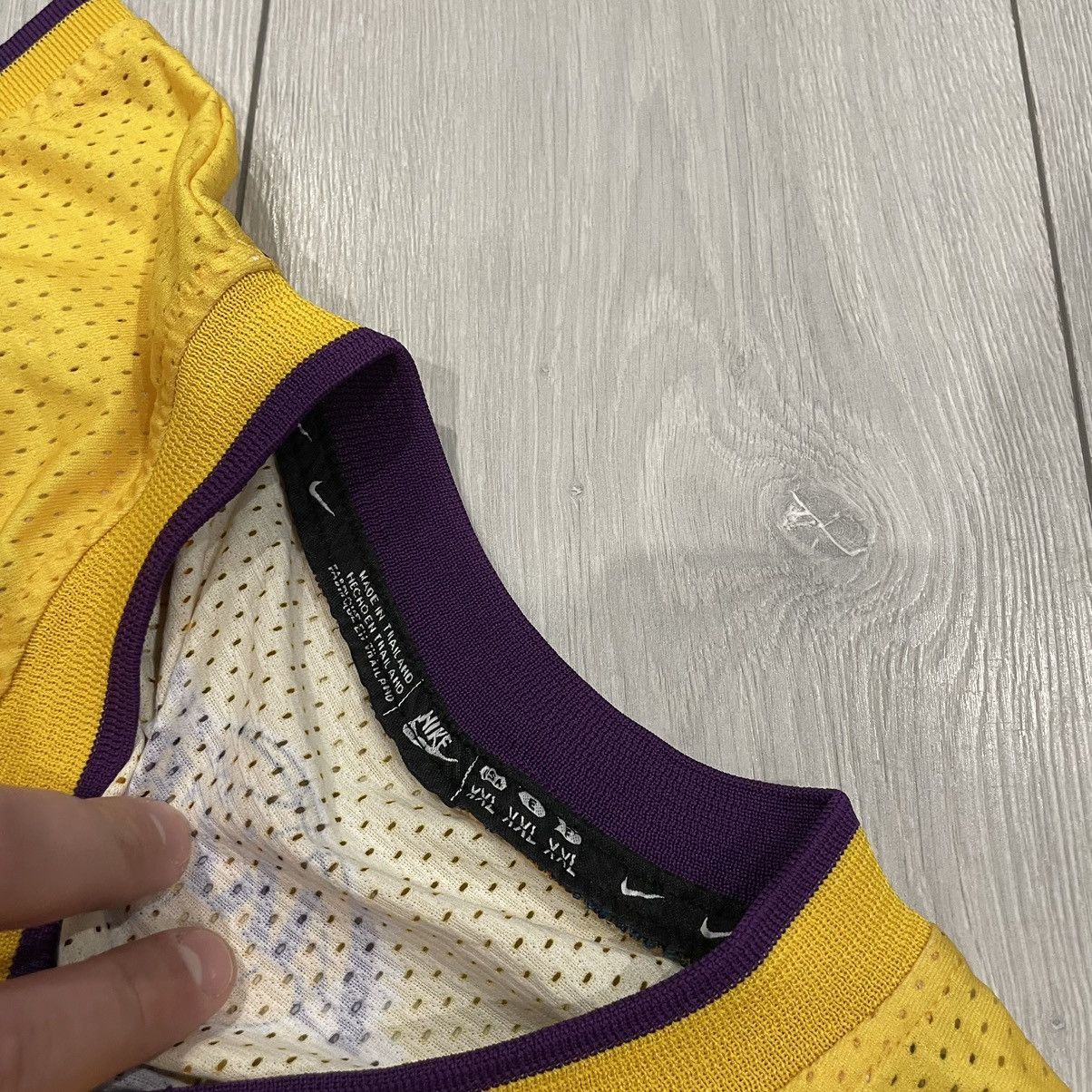 NBA × Nike Nike LA LAKERS NBA City Edition Jersey LeBron James 23 tee Size US XXL / EU 58 / 5 - 4 Thumbnail