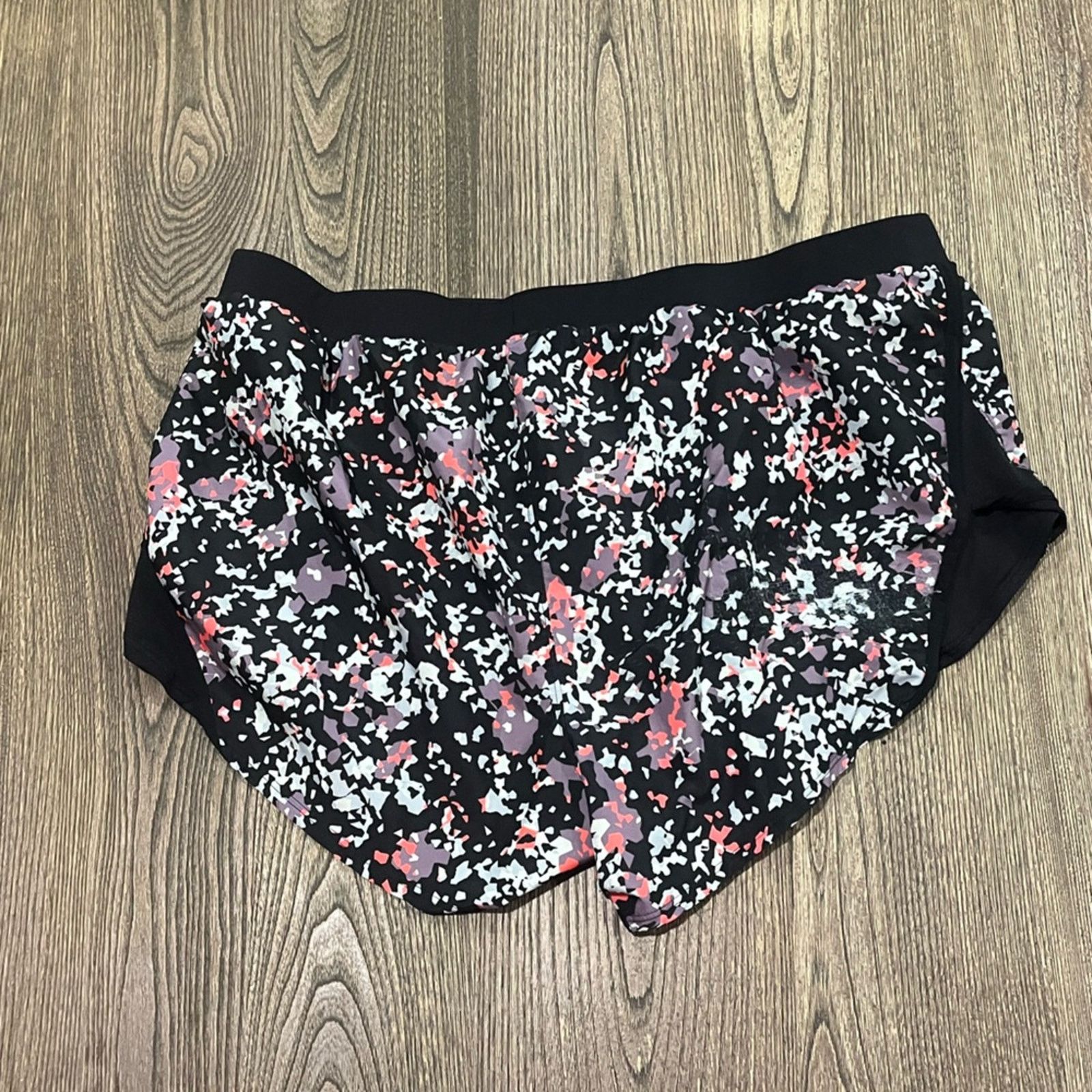 Under Armour Under Armour Women Fly by 2.0 Printed Running Shorts Siz XXL Size 36" / US 14 / IT 50 - 3 Thumbnail
