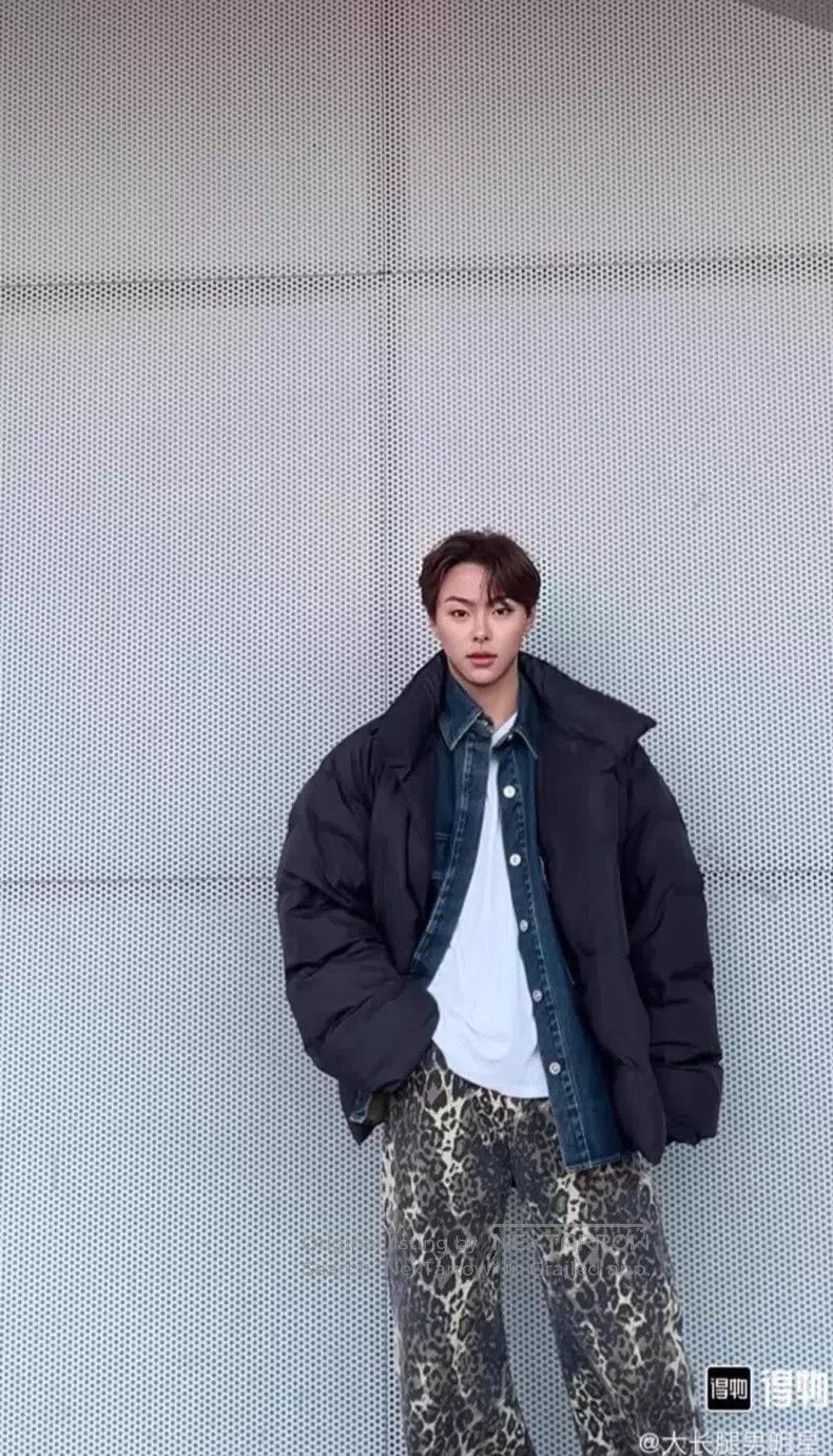 Balenciaga Balenciaga Letter Printed Puffer Jacket with Down Size US M / EU 48-50 / 2 - 5 Thumbnail