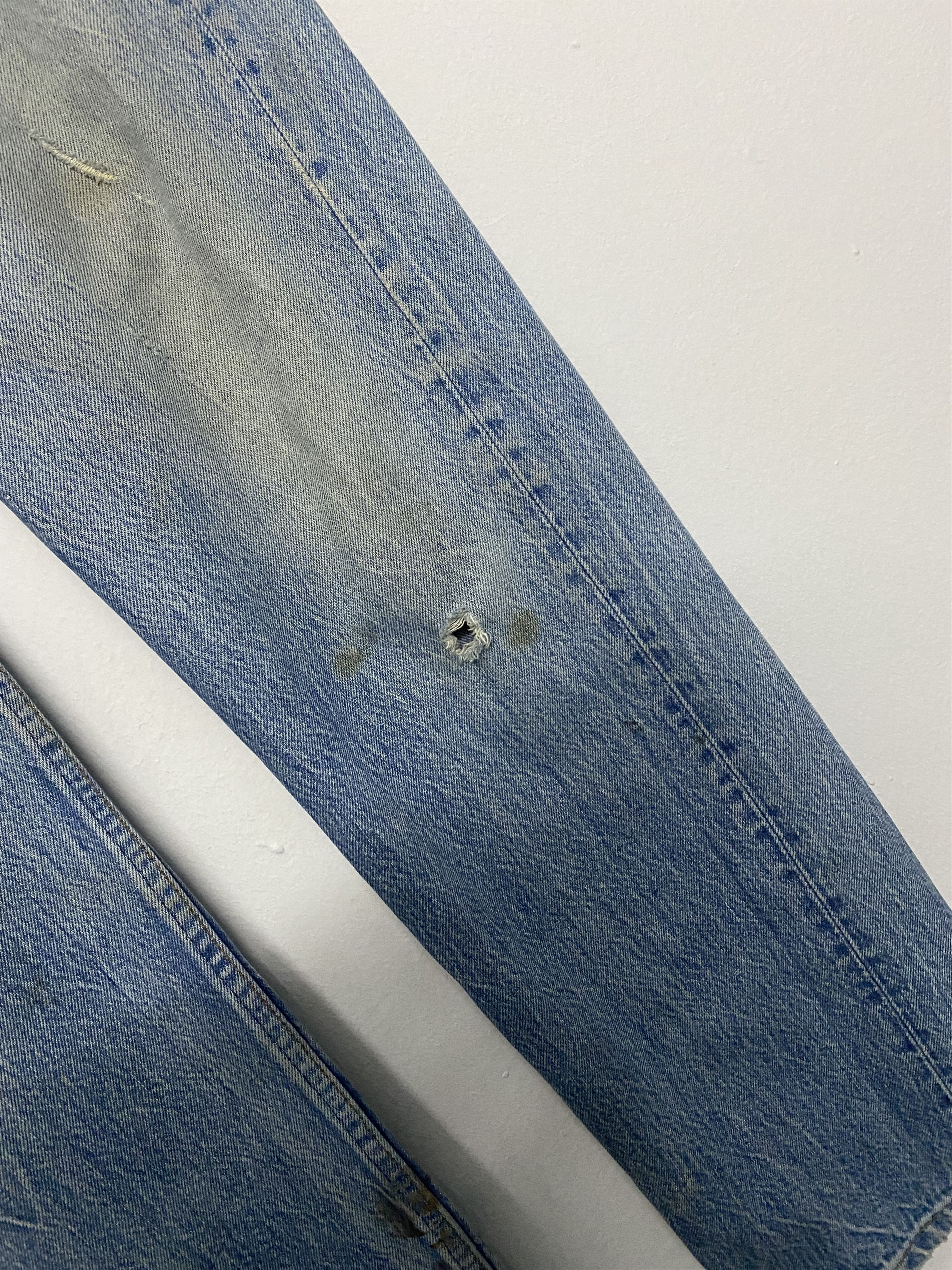 Levi's Vintage Clothing Vintage 90s Levi's 501 Light Wash Jeans Made in USA Size US 32 / EU 48 - 6 Thumbnail