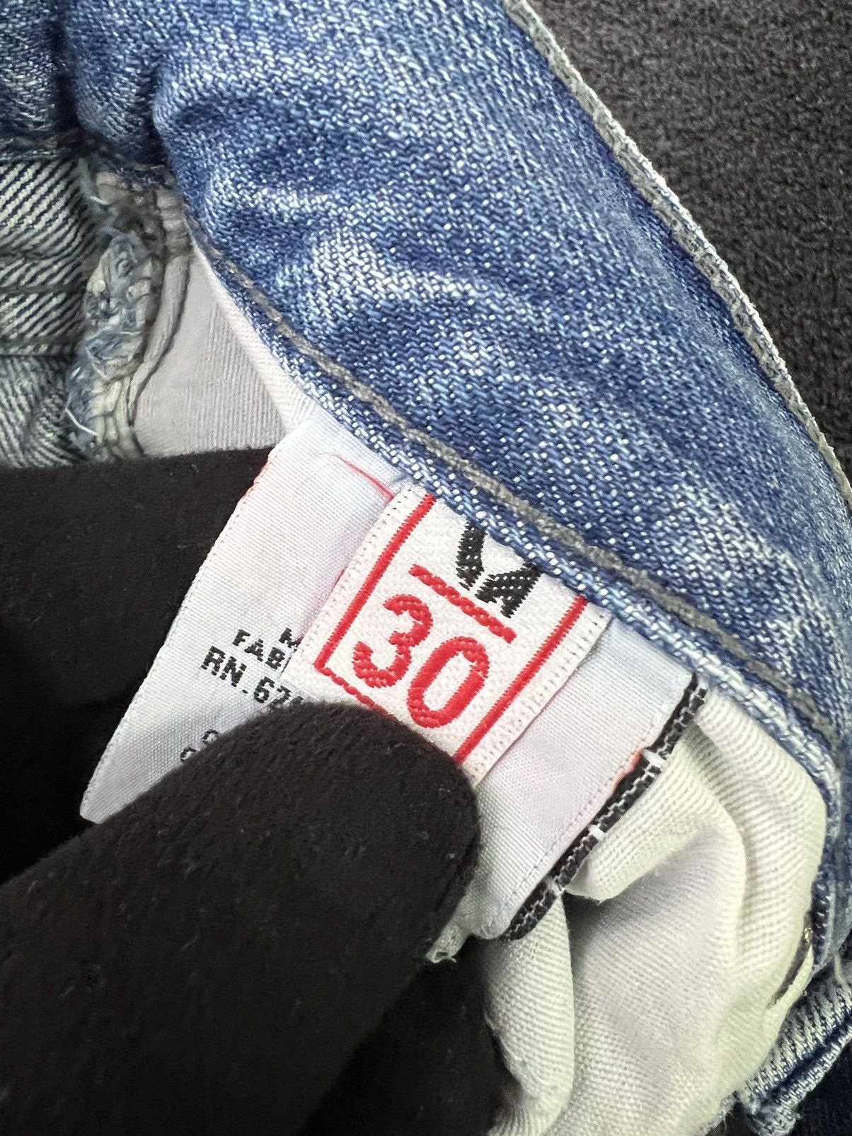 Guess × Japanese Brand × Vintage Crazy Vintage Y2K Low Rise hieroglyphics Guess Jeans Size 30" / US 8 / IT 44 - 10 Thumbnail