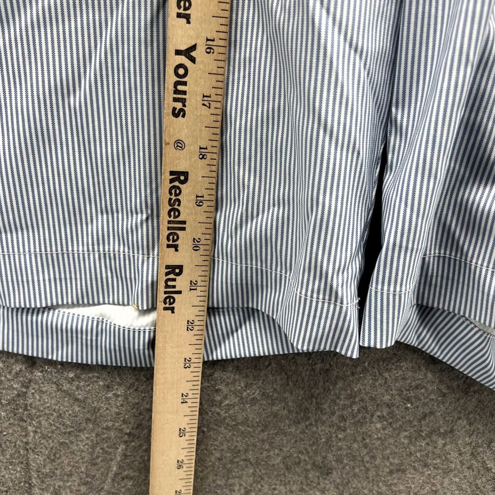 Vintage Greg Norman Shorts Mens 38 Blue Striped Chino Flat Front Polyester Seersucker Pocket Pockets Casual Travel Vintage No Size US 38 / EU 54 - 5 Thumbnail