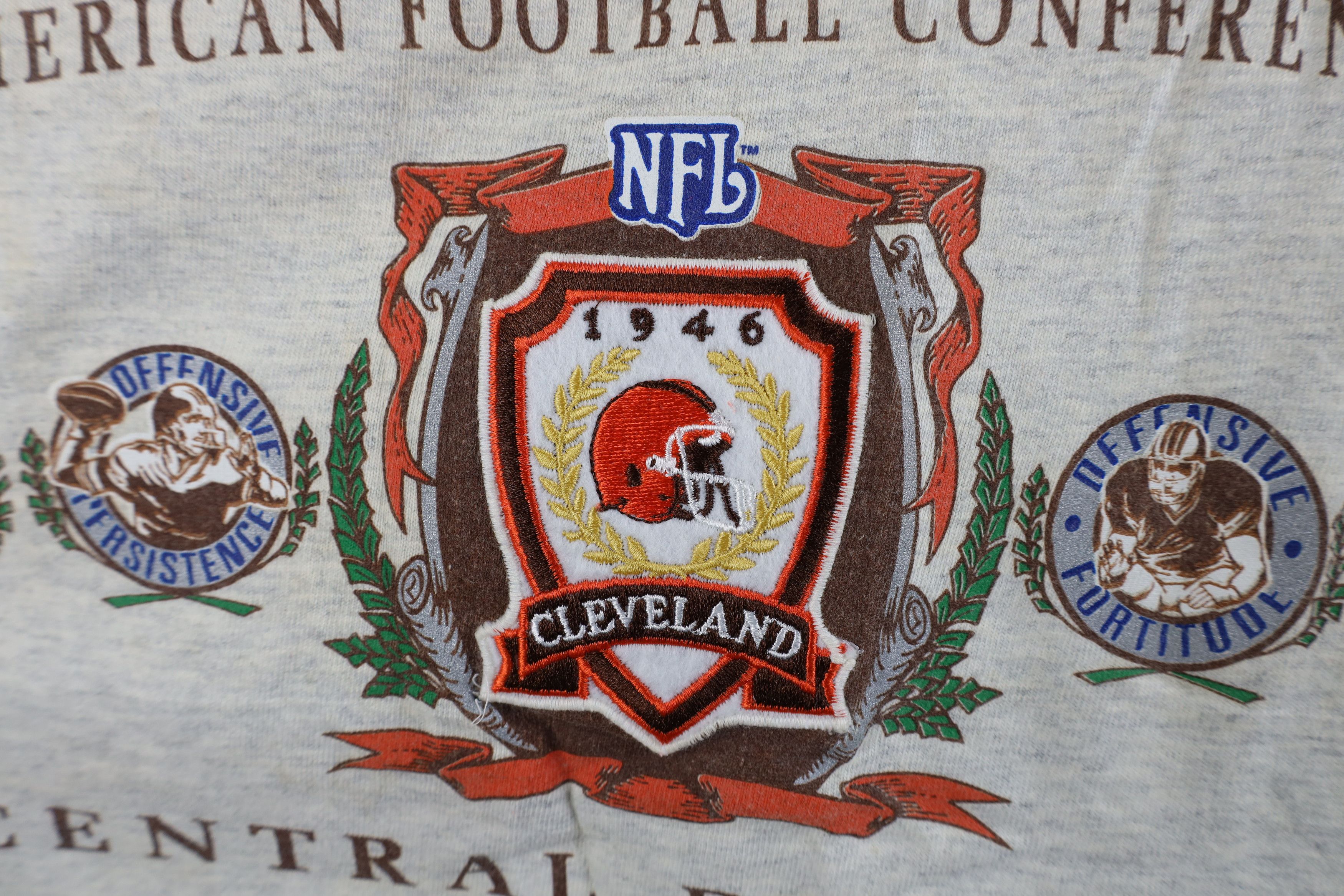 Vintage Vintage 90s Cleveland Football Short Sleeve T-Shirt USA Size US L / EU 52-54 / 3 - 8 Thumbnail