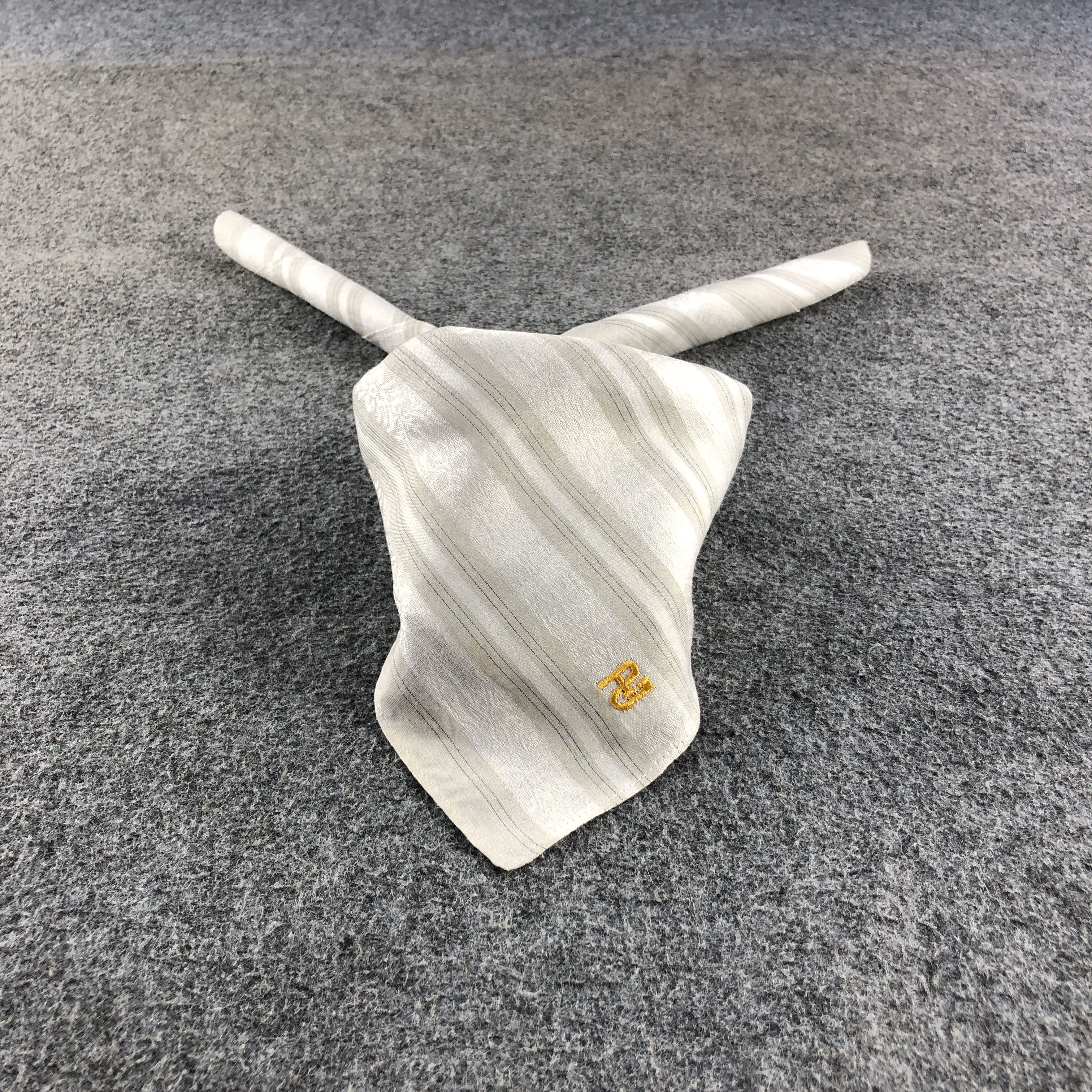 Paolo Gucci × Vintage PG by Paolo Gucci Handkerchief Neckerchief Bandana H2713 Size ONE SIZE - 1 Thumbnail