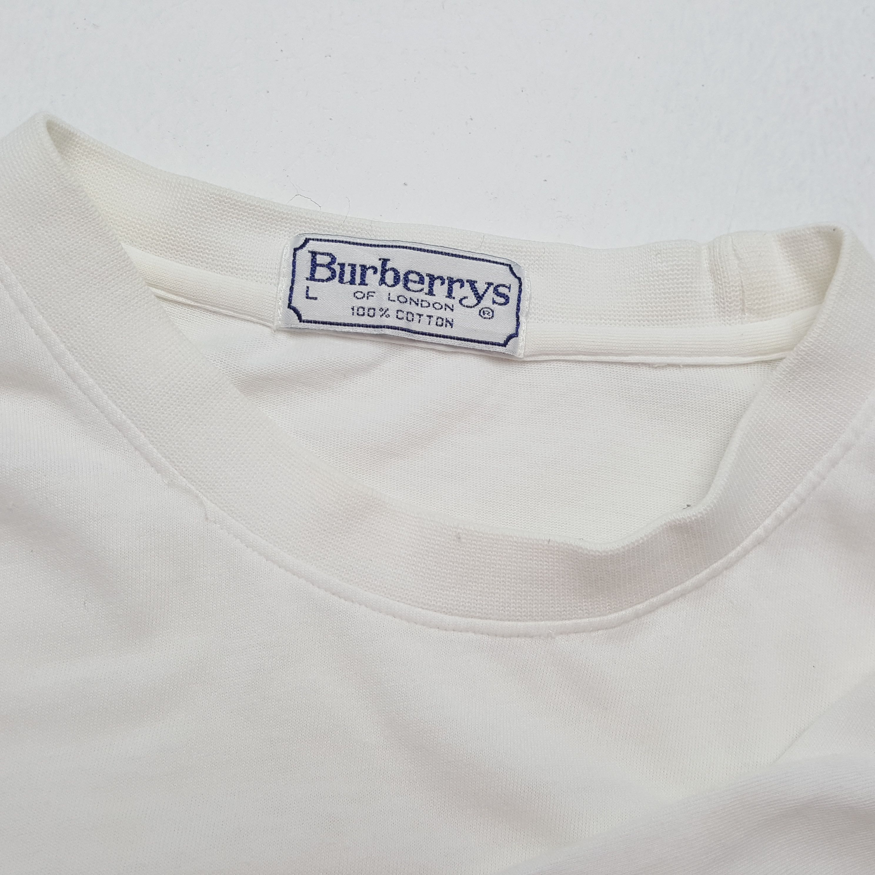 Burberry × Vintage BURBERRYS Luxury Brand Center Spell Out Design Tshirt Size US M / EU 48-50 / 2 - 6 Thumbnail