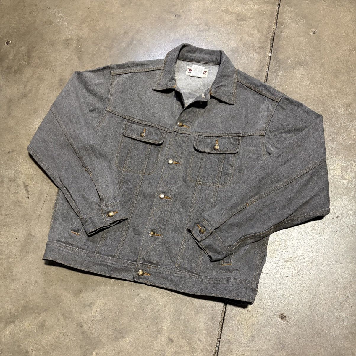 Wrangler Vintage Wrangler Rugged Wear Denim Trucker Jacket Charcoal Size US L / EU 52-54 / 3 - 2 Thumbnail