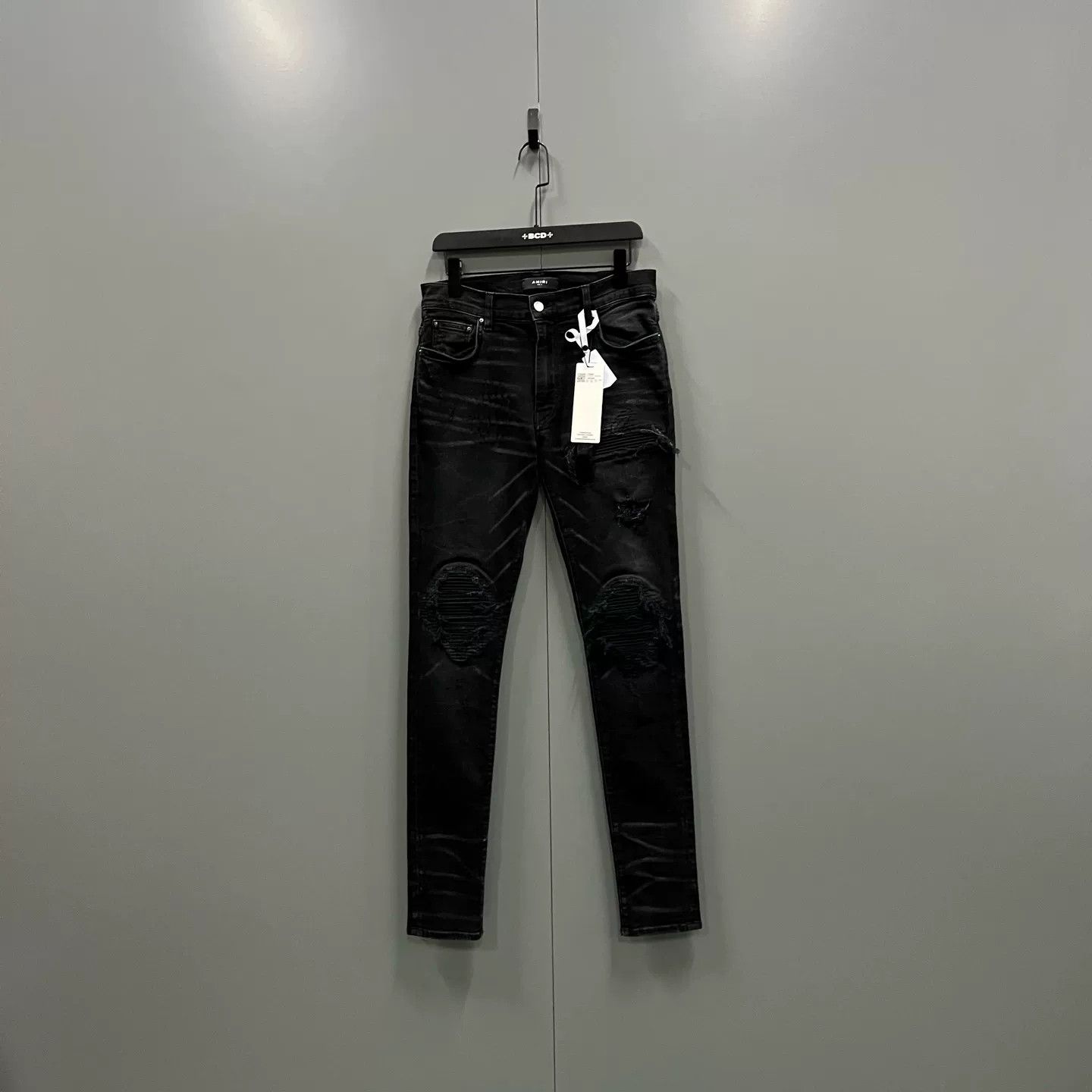 Amiri amiri black distressed denim jeans size 31 Size US 31 - 1 Thumbnail