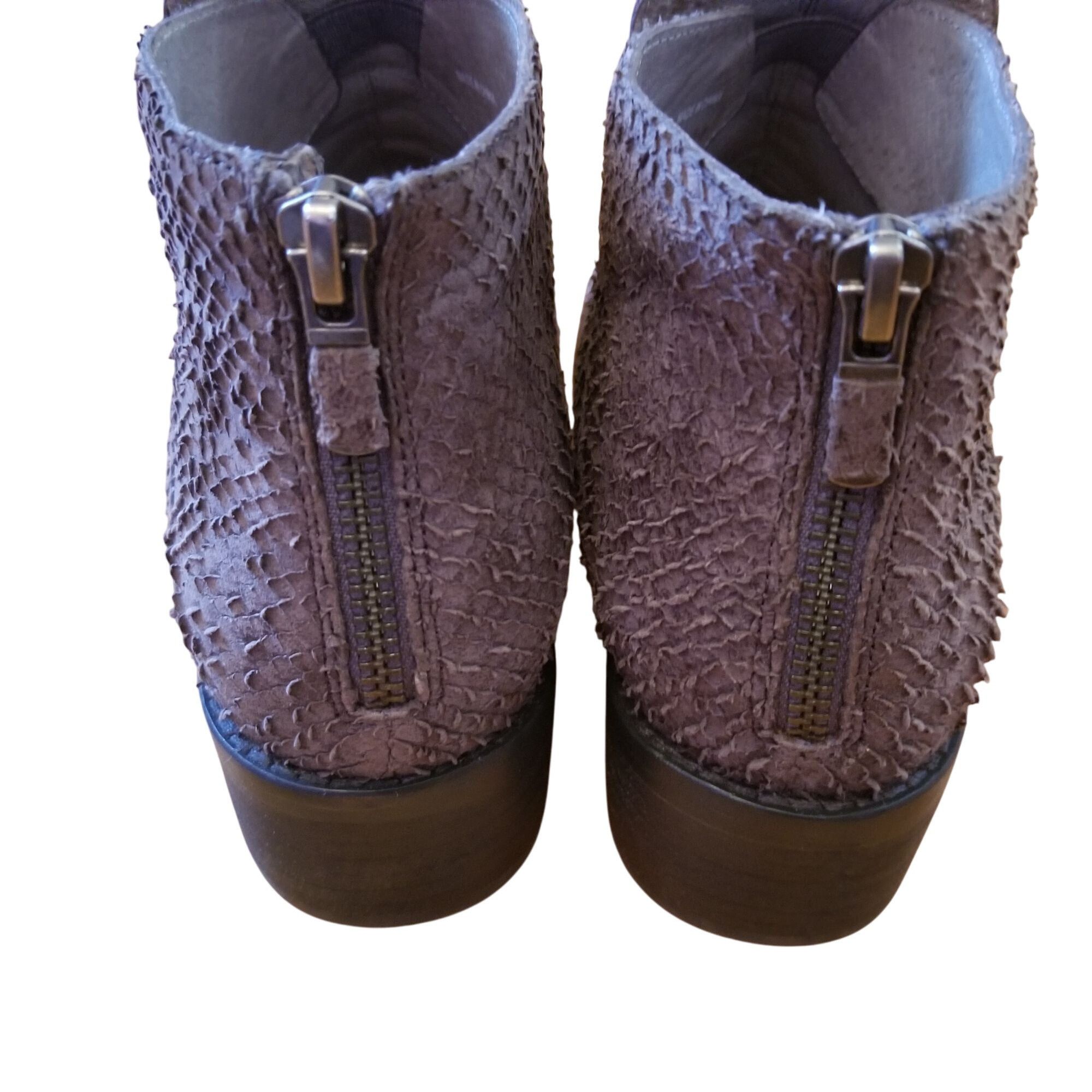 Eileen Fisher Eileen Fisher 7.5 Gray Leather Ankle Boots TUCK Embossed Sna Size US 7.5 / IT 37.5 - 4 Thumbnail