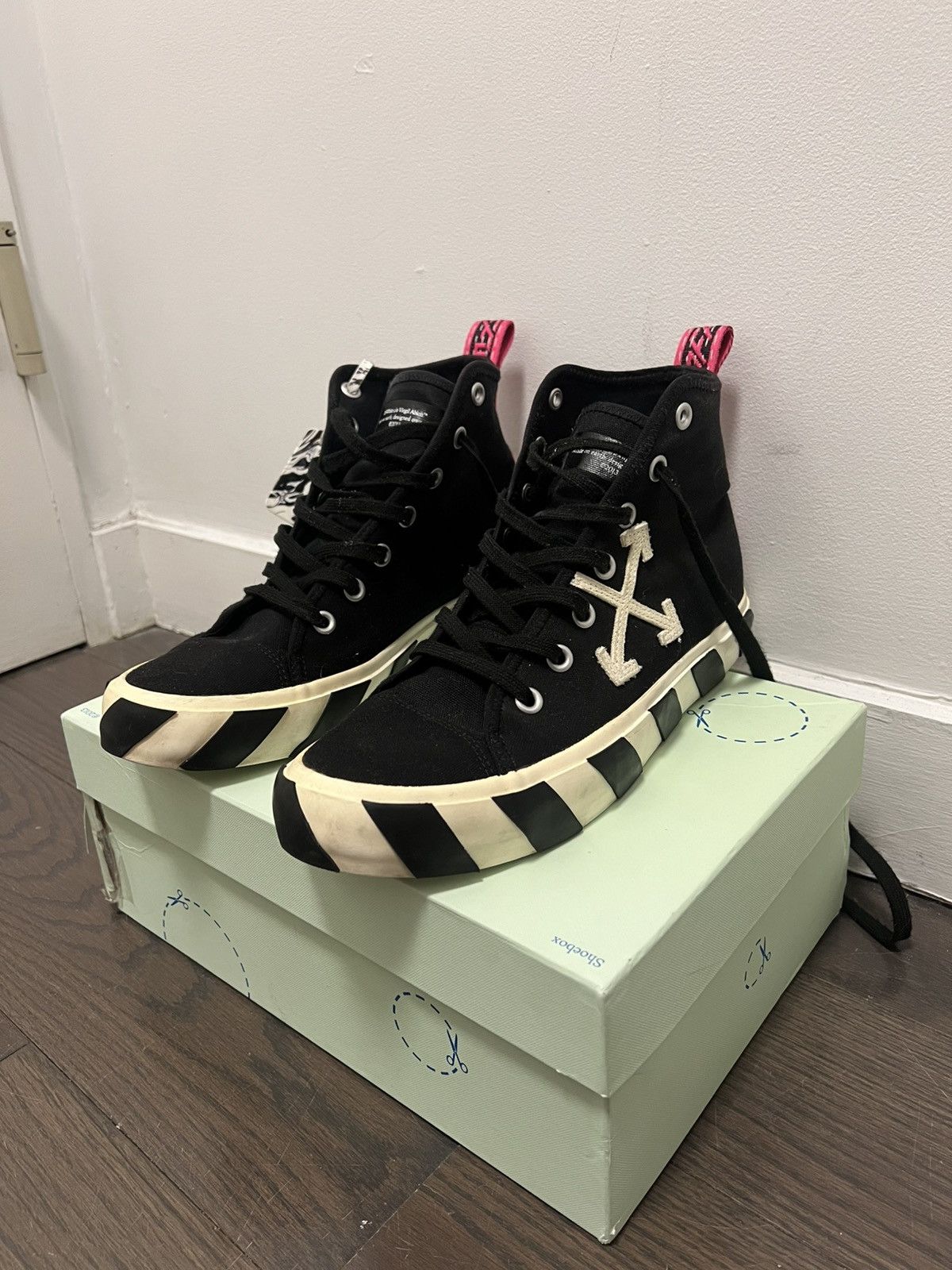 Off-White Off White Mid Top Vulcanized Canvas Size US 9.5 / EU 42-43 - 2 Thumbnail