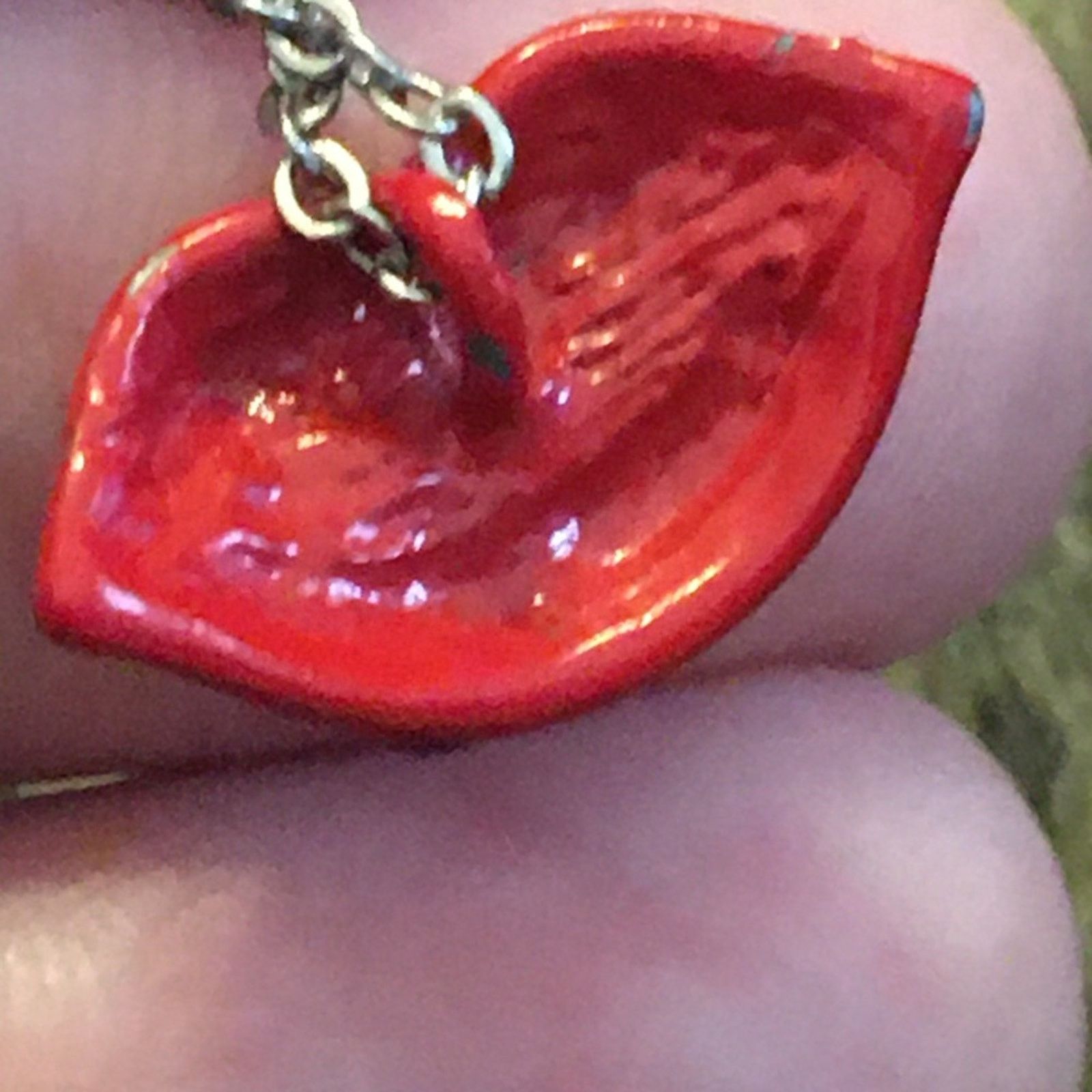 Jewelry Rhinestone red lips pendant on silver chain Size ONE SIZE - 7 Thumbnail