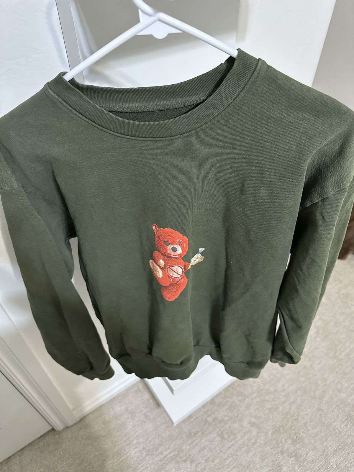 Travis Scott Travis Scott AstroWorld Tour Skipping Bear Crewneck Size US S / EU 44-46 / 1 - 2 Thumbnail