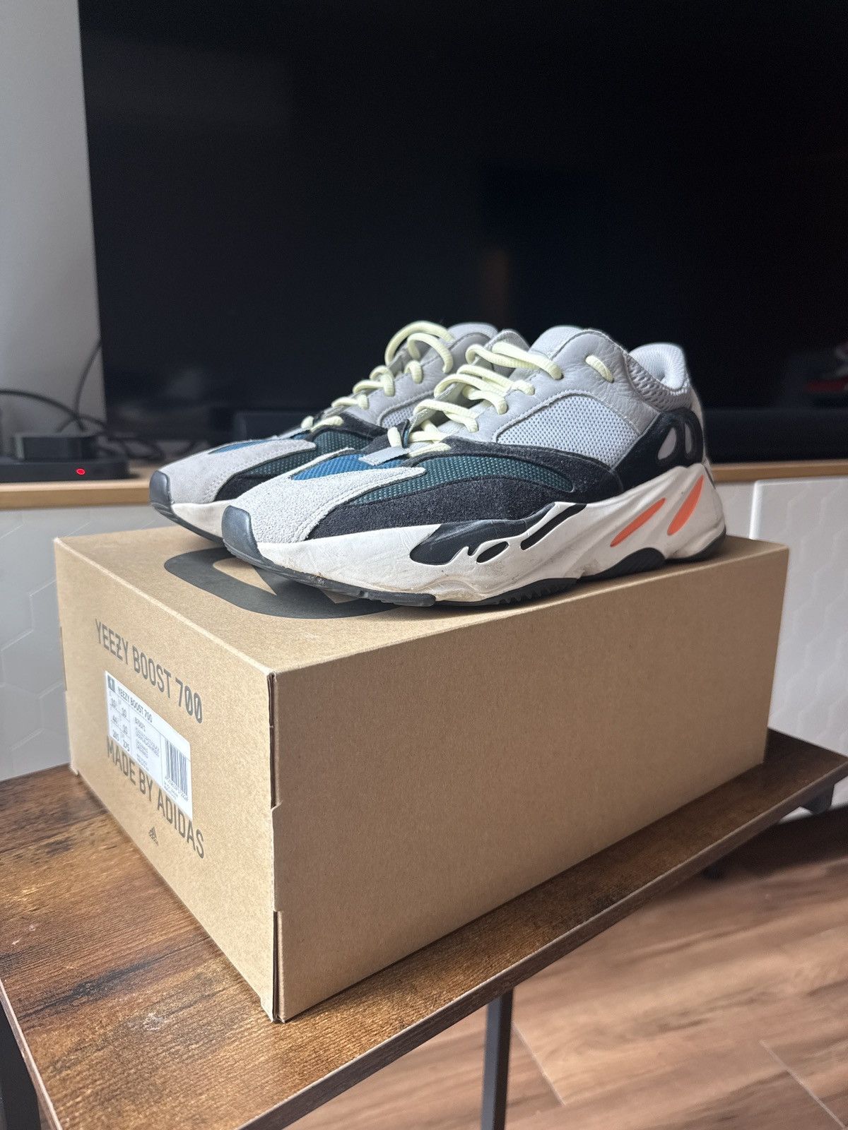 yeezy boost 700 waverunner box Adidas Wave Runner B75571 Size 9.5/11W The amply named ‘OG has ushered in a new generation of oversized trainers Yeezy Yeezy Boost 700 “Wave