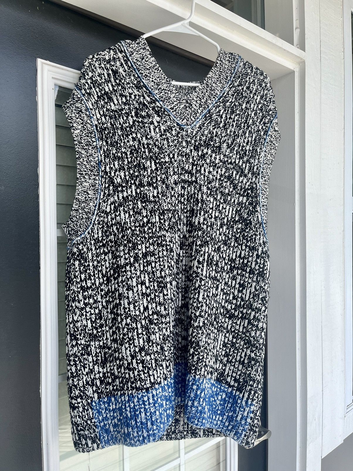 Acne Studios Acne Studios Vest/Sweater Size L / US 10 / IT 46 - 1 Thumbnail