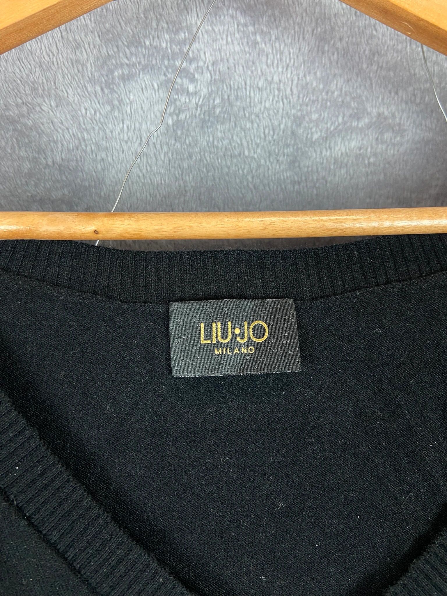 Liu Jo Liu Jo Minimalist V-Neck Black Knit Sweater M Size US M / EU 48-50 / 2 - 2 Thumbnail