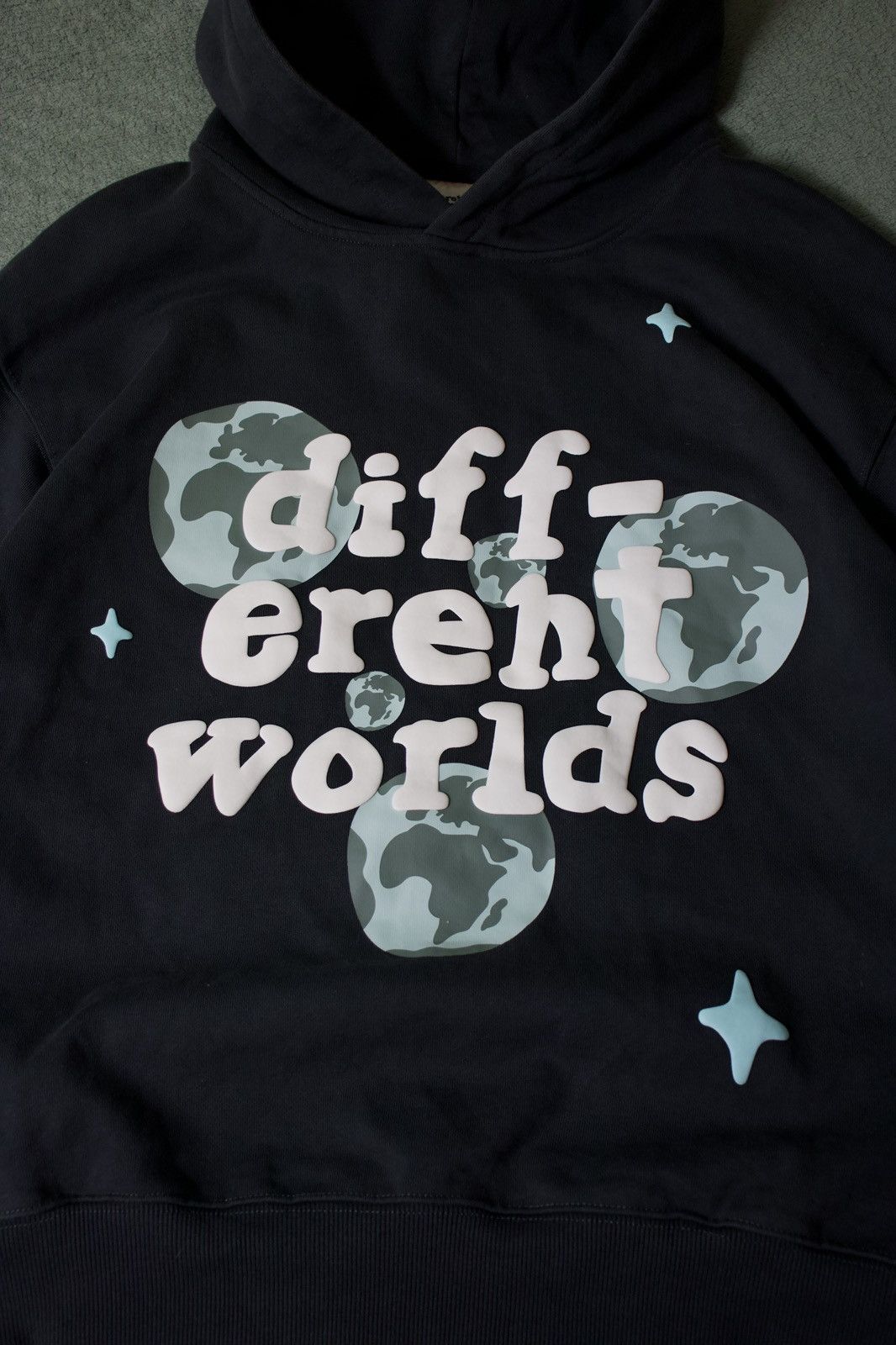 Broken Planet Broken Planet Different Worlds Hoodie Dark Blue Boxy Fit y2k Size US M / EU 48-50 / 2 - 8 Thumbnail