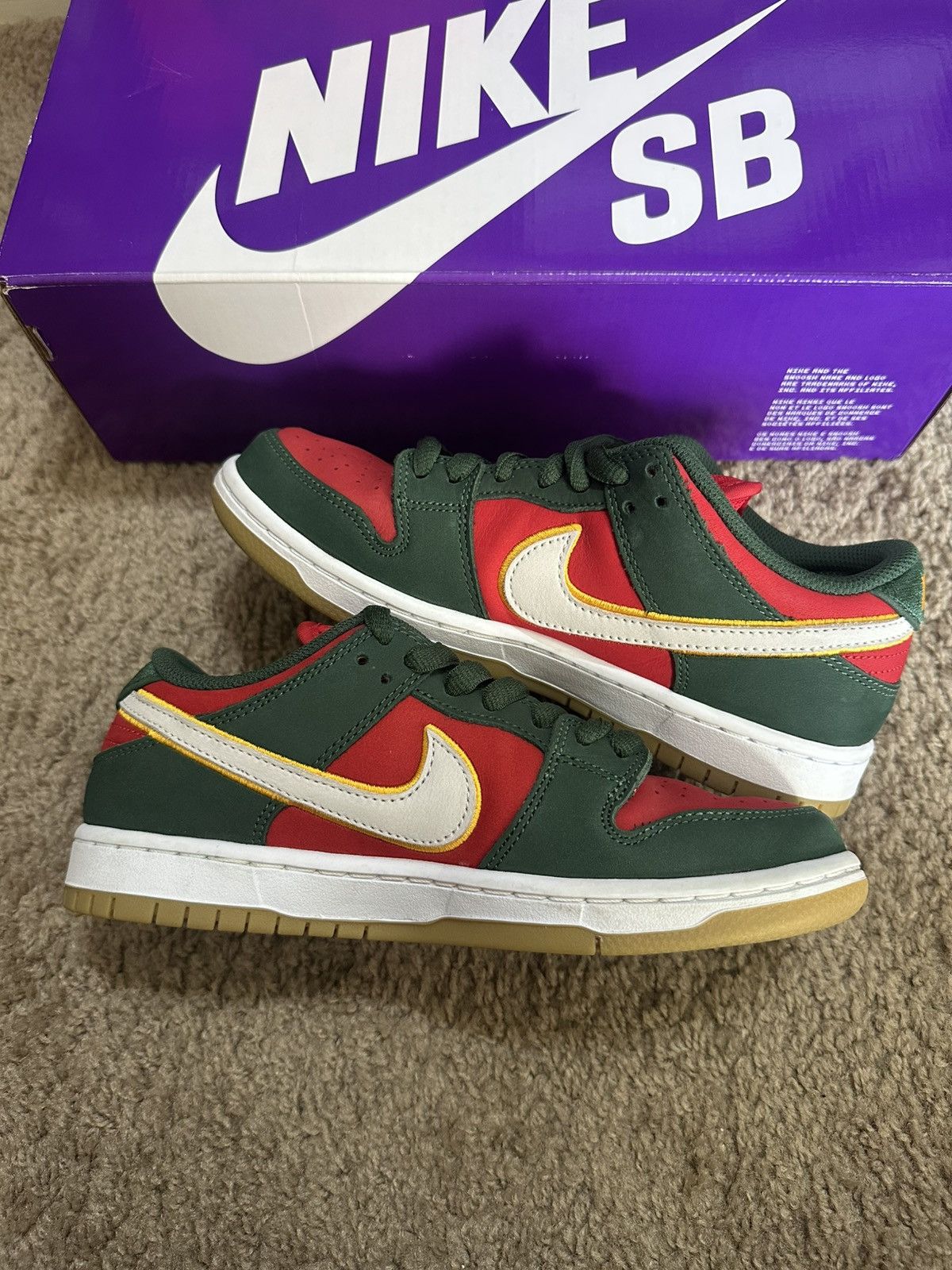 Nike SB Size 6 - Nike SB Dunk Low Pro PRM Seattle Supersonics Size US 6 / EU 39 - 2 Thumbnail