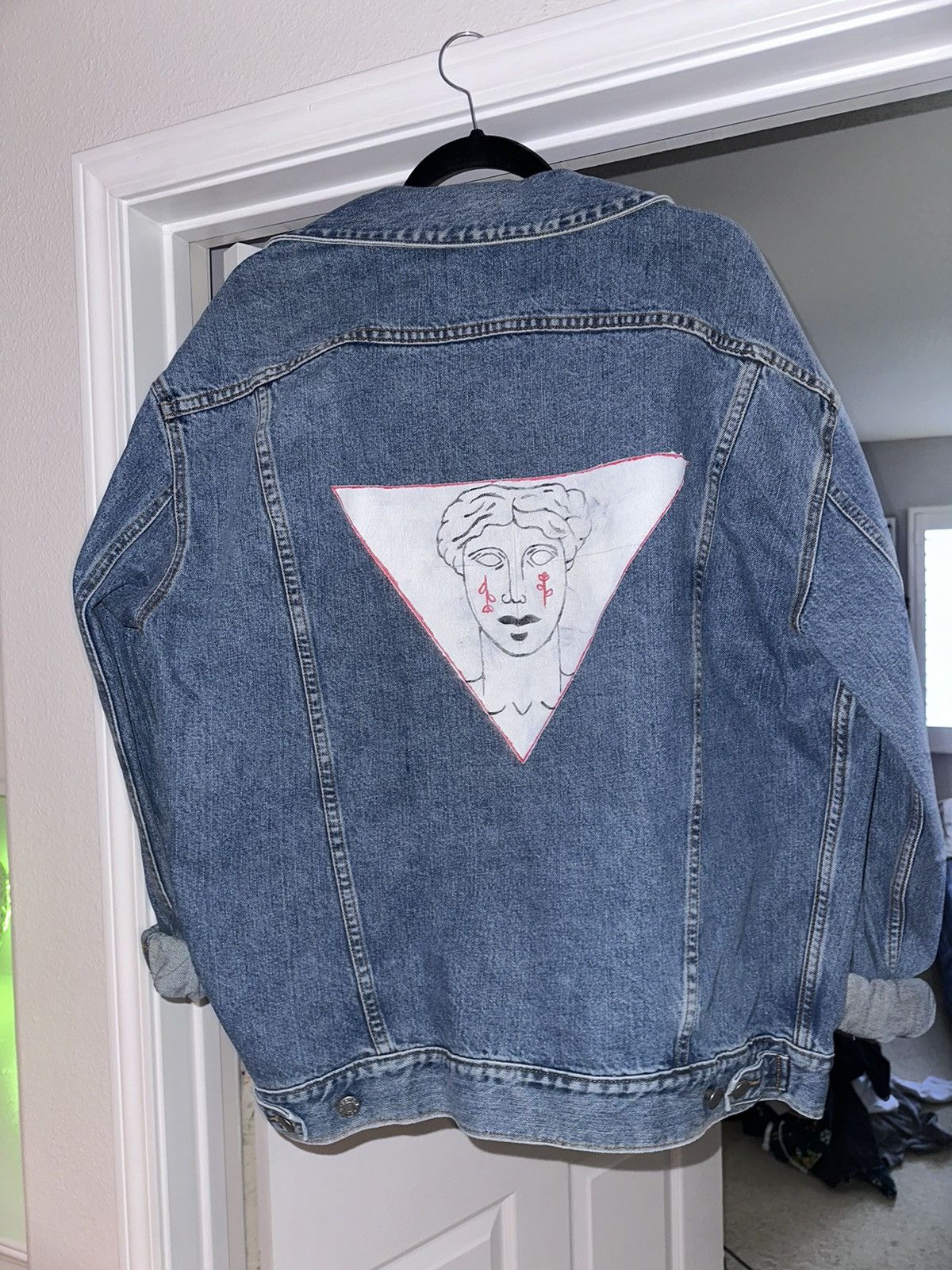 Guess × Vintage Vintage GUESS Denim Jacket - painted statue Size US XL / EU 56 / 4 - 2 Thumbnail