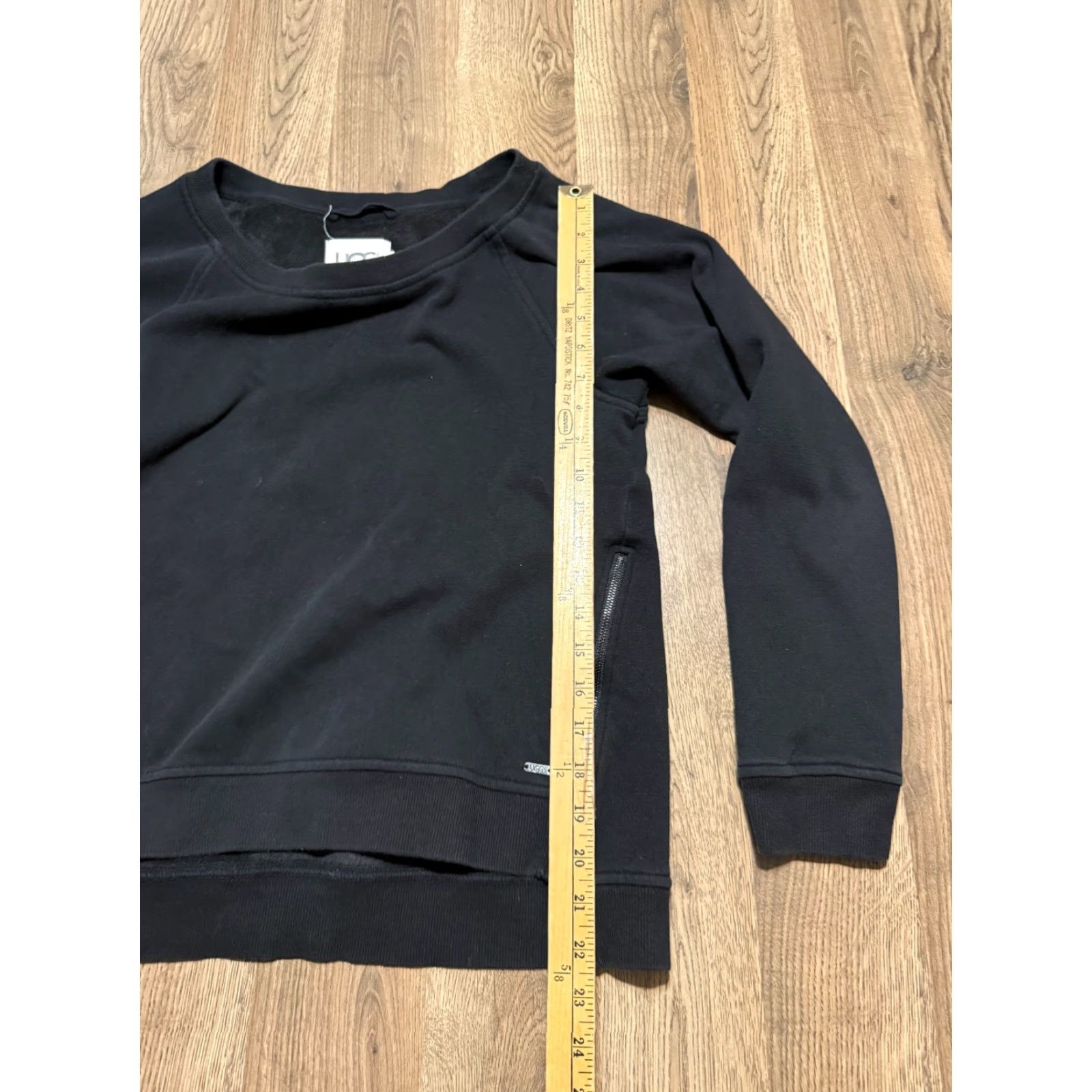 Ugg UGG Sweater Women Size Small Black Crewneck Front Sides Zipper Pullover Size S / US 4 / IT 40 - 7 Thumbnail