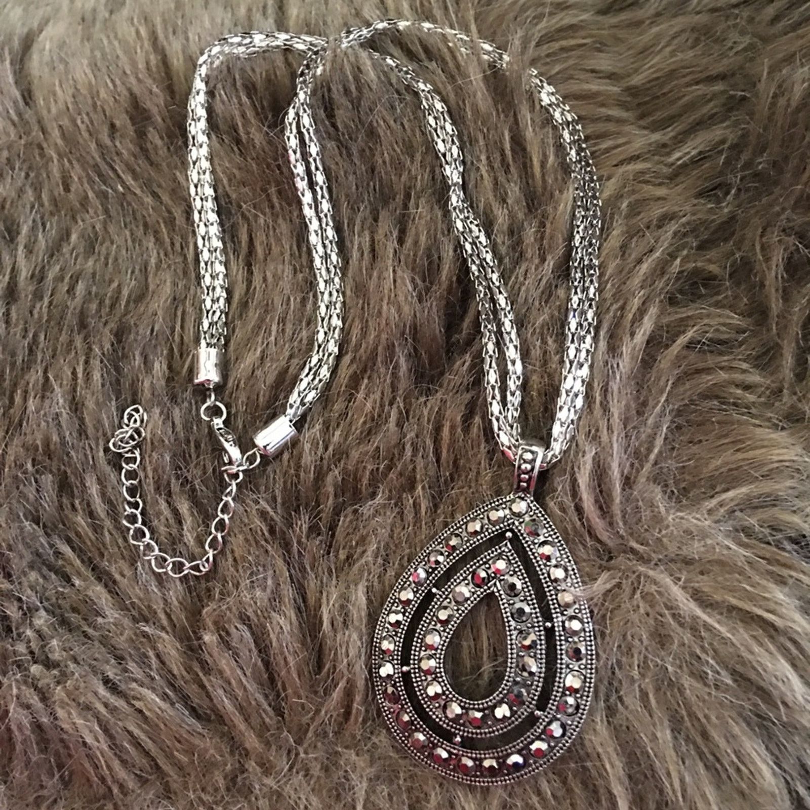 Jewelry East 5th silver with chrome gem jewelry boxed set Size ONE SIZE - 8 Thumbnail