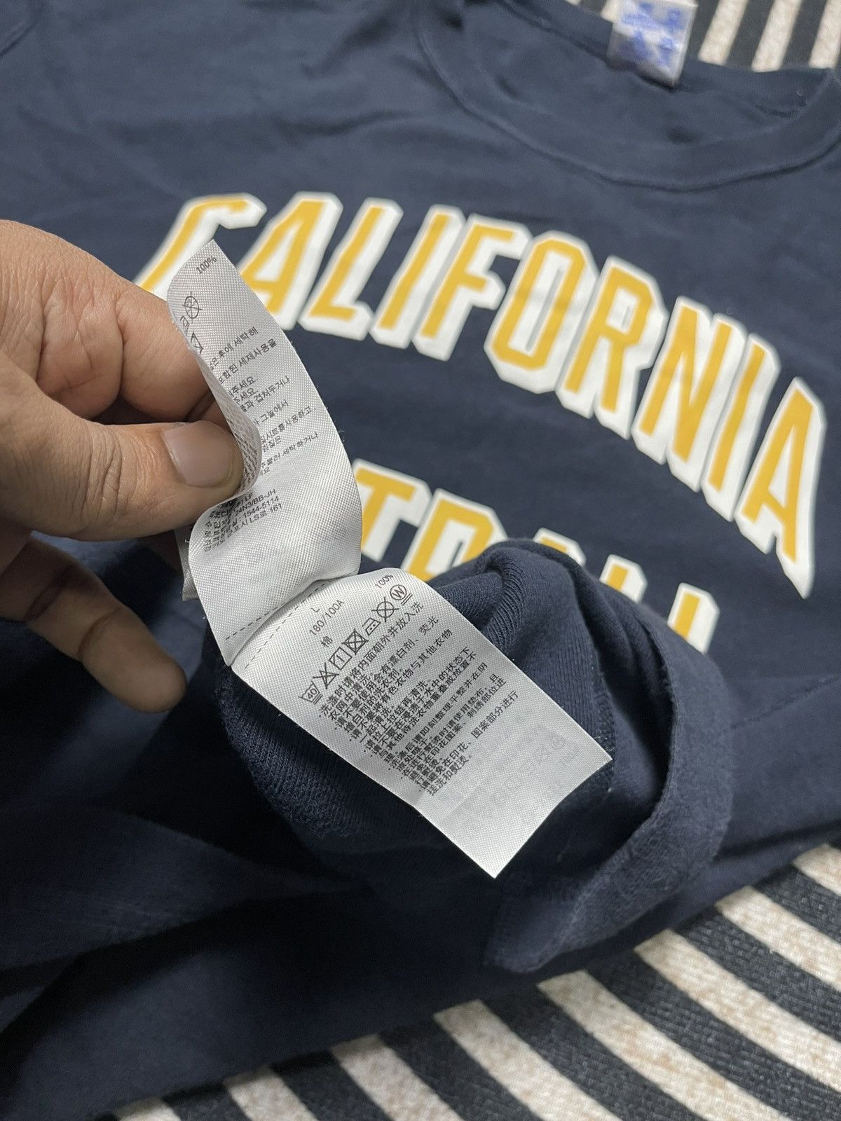 Champion VINTAGE CHAMPION REVERSE WEAVE “CALIFORNIA FOOTBALL” TSHIRT Size US L / EU 52-54 / 3 - 11 Thumbnail