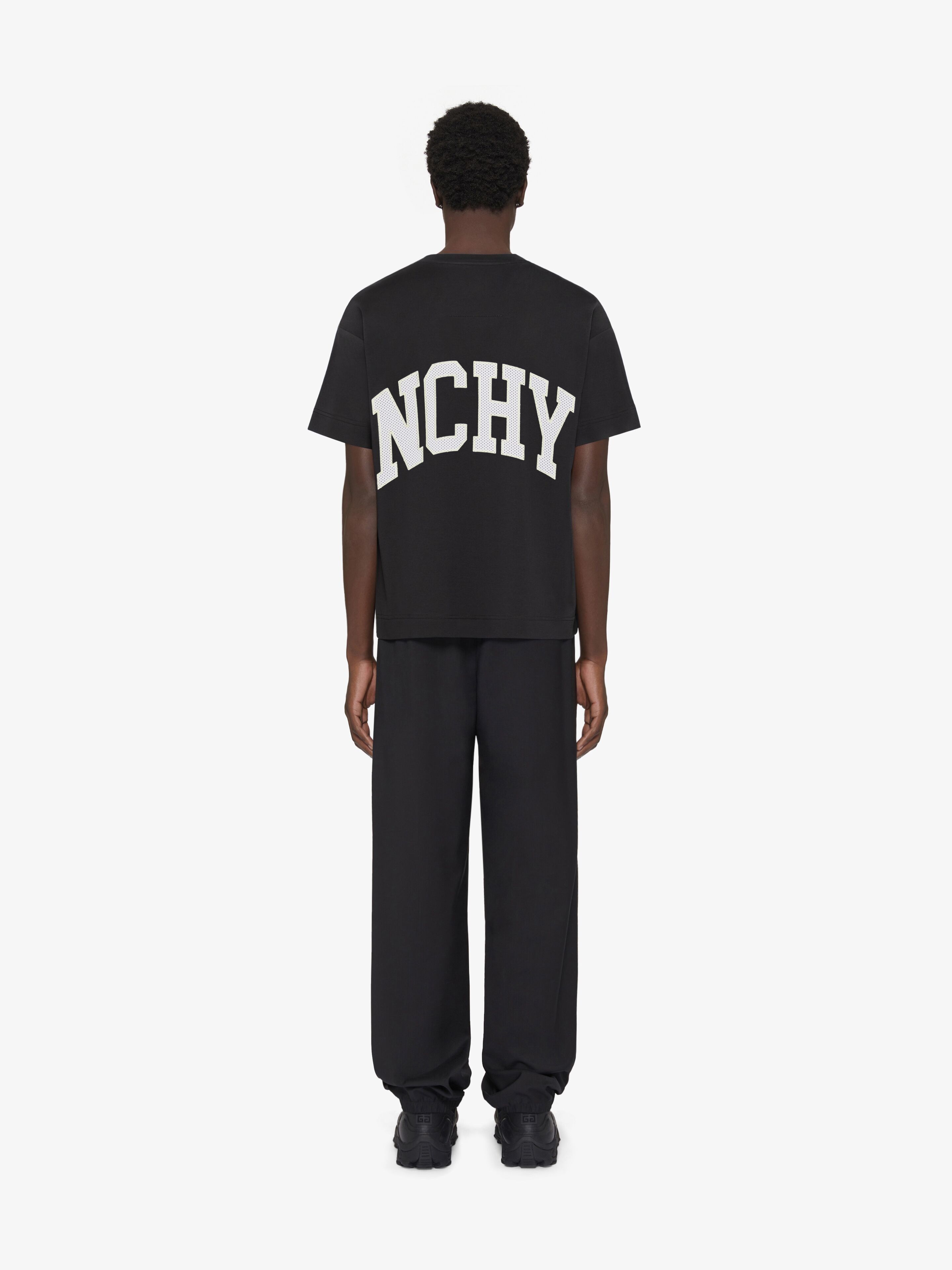 Givenchy o1w1db10325 Classic Fit College Embroidery T-Shirt in Black Size US L / EU 52-54 / 3 - 3 Thumbnail