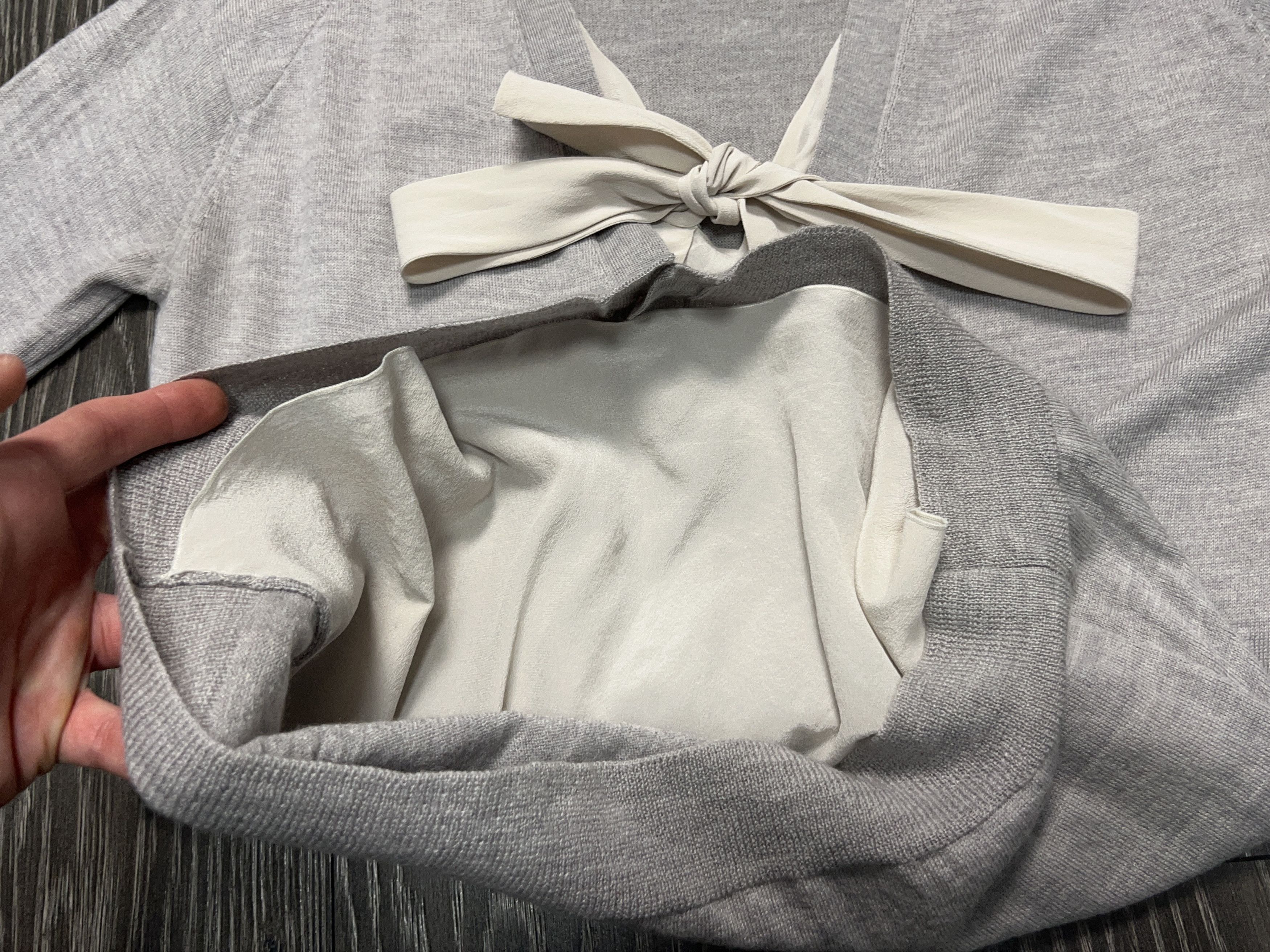 Miu Miu Gray Button Cardigan Bow Style Pullover Sweater Size M/L Size M / US 6-8 / IT 42-44 - 7 Thumbnail