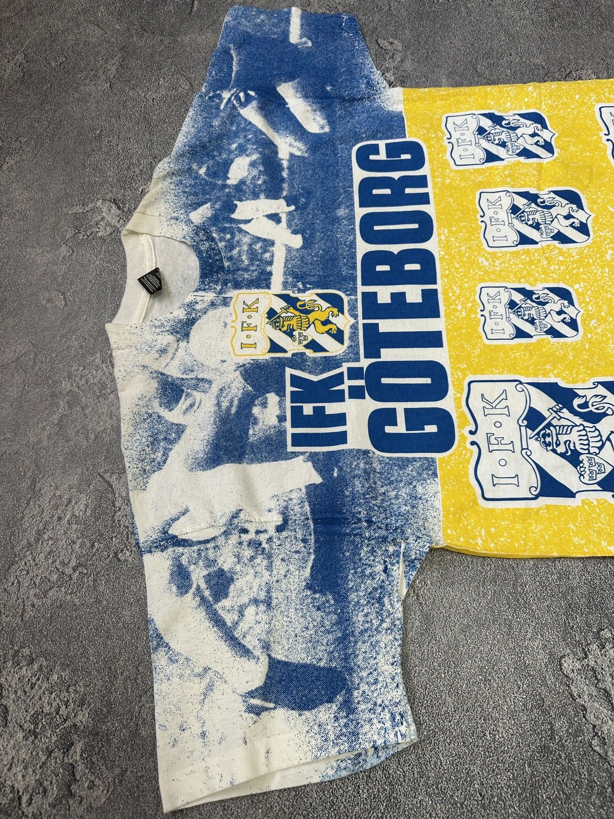 Vintage Vintage 90s IFK Goteborg Screen Stars Overprinted Tee XXL Size US XXL / EU 58 / 5 - 7 Thumbnail