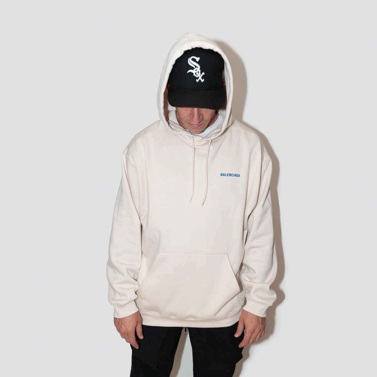 Balenciaga Balenciaga Beige Hoodie with Blue Logo Size US L / EU 52-54 / 3 - 1 Thumbnail