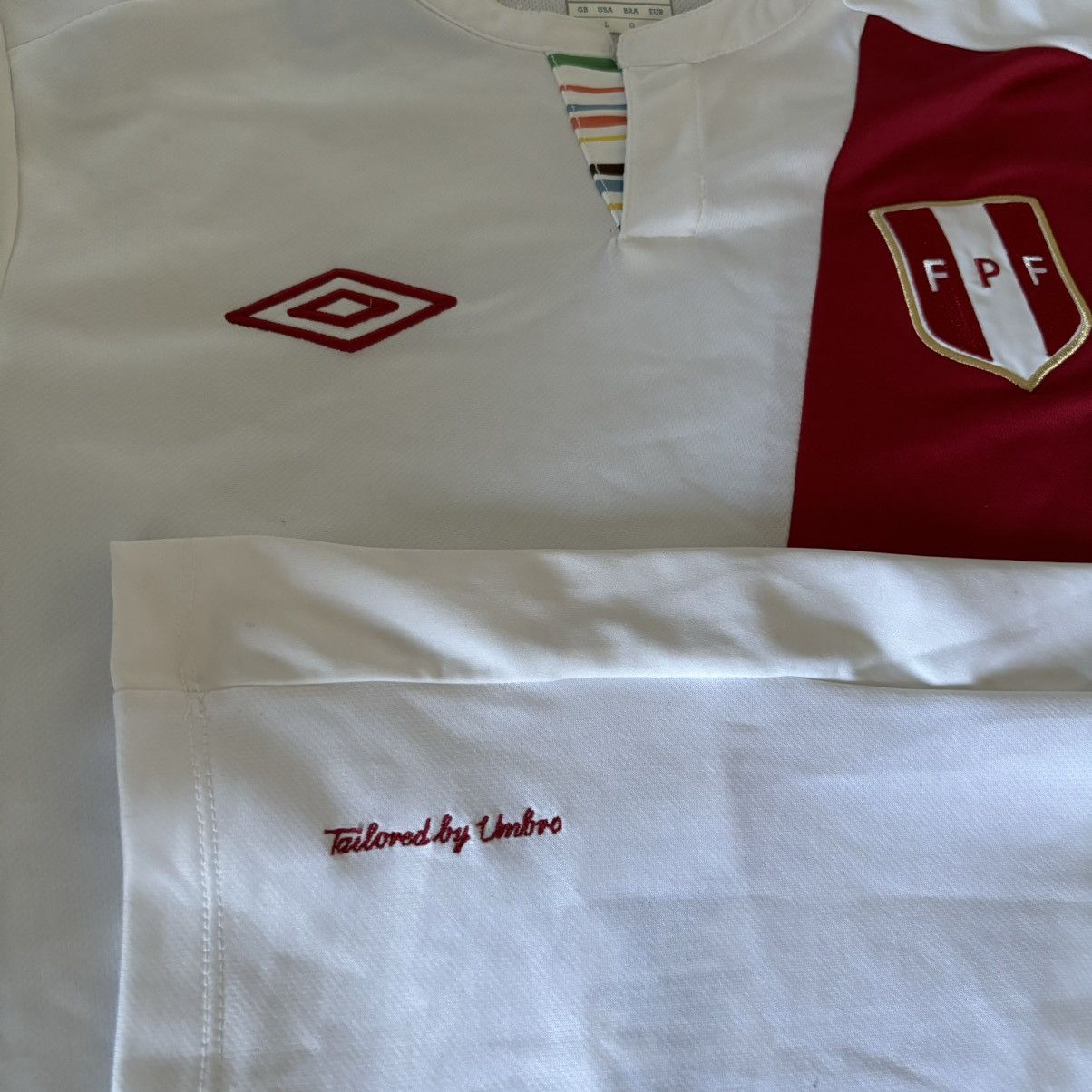 Umbro Peru 2011-12 Umbro jersey Size US L / EU 52-54 / 3 - 2 Thumbnail