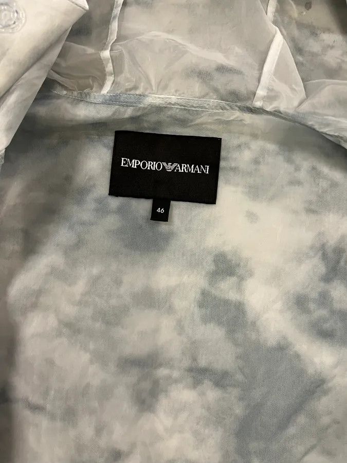 Emporio Armani AW2022 Emporio Armani White & Blue Cloudy Windbreaker Jacket Size US S / EU 44-46 / 1 - 8 Thumbnail