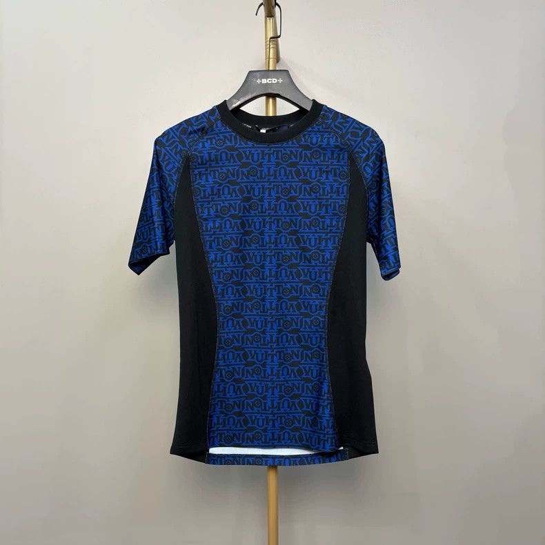 Louis Vuitton Louis Vuitton Sports short sleeves 2503-Nextarrow Size US XS / EU 42 / 0 - 1 Thumbnail