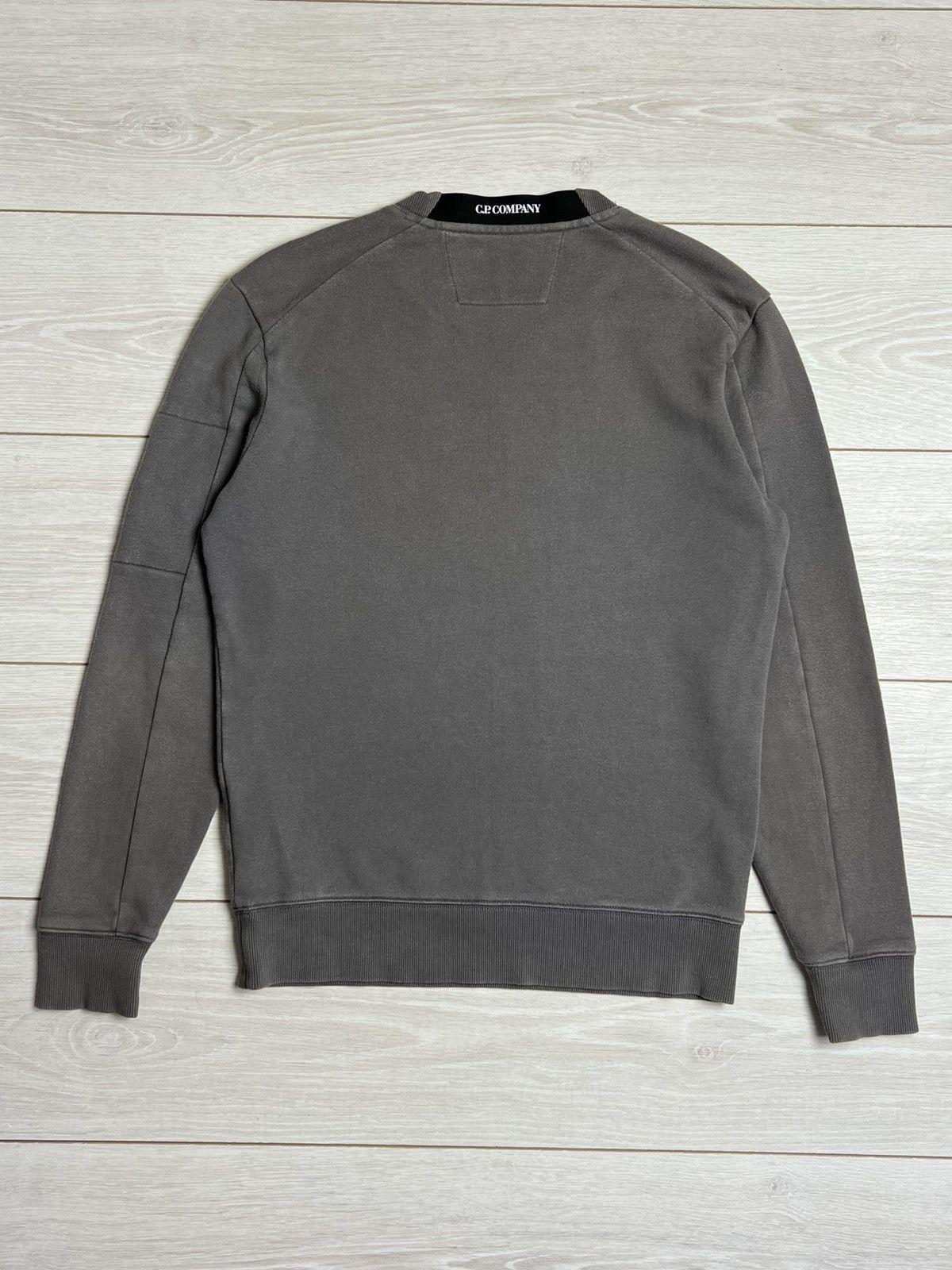 C.P. Company C.P. Company Arm Lens Crewneck Sweatshirt Grey SS20 Size US S / EU 44-46 / 1 - 9 Thumbnail