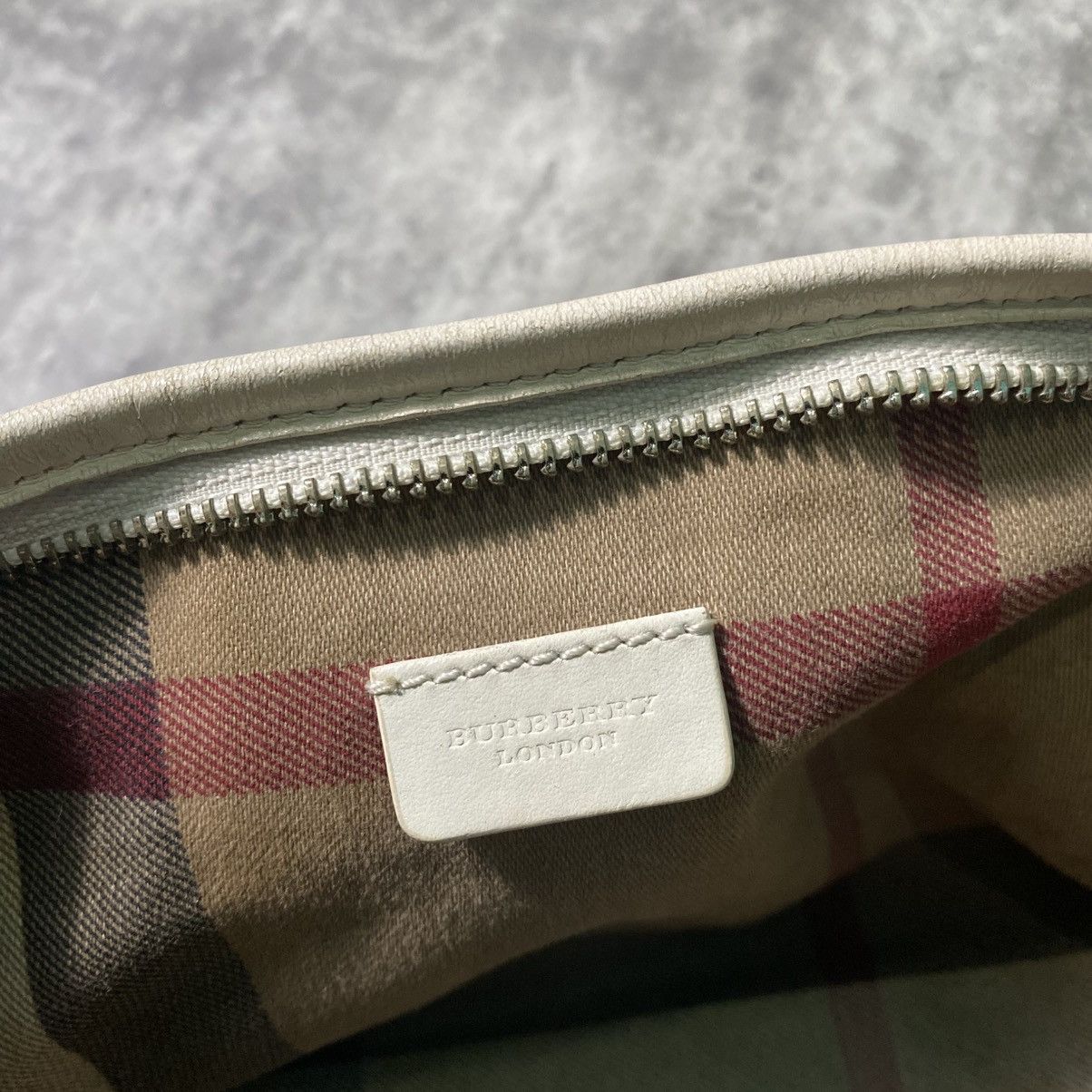 Burberry Burberry Red Shoulder Bag Size ONE SIZE - 12 Thumbnail