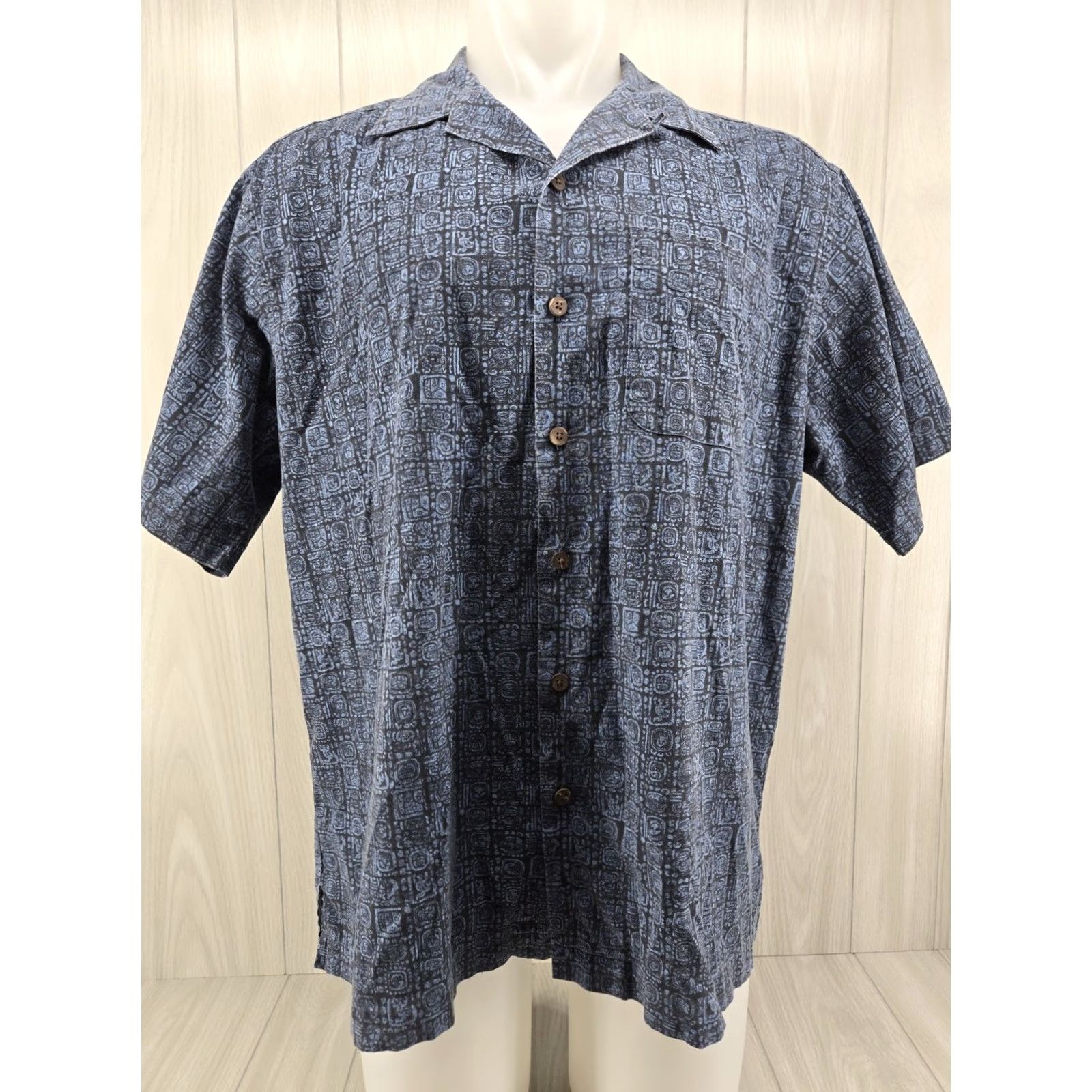 Vintage VINTAGE L.L. Bean Shirt Mens Large Regular Blue Tile Patterned Tribal Heritage Hawaii Shirt Button-Up Short Sleeve Collared Cotton Plaid Size US L / EU 52-54 / 3 - 3 Thumbnail