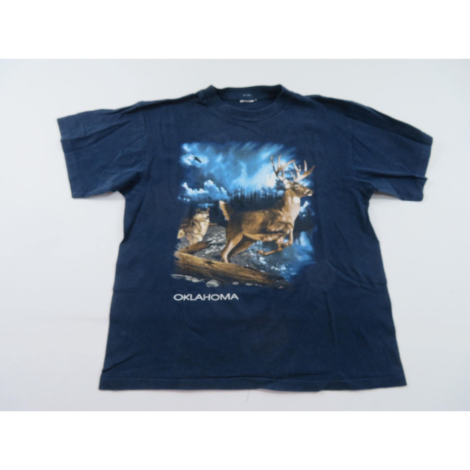 Other Oklahoma T-shirt Deer Wolf Forrest Blue Sz M-L 1990s Size US M / EU 48-50 / 2 - 1 Thumbnail