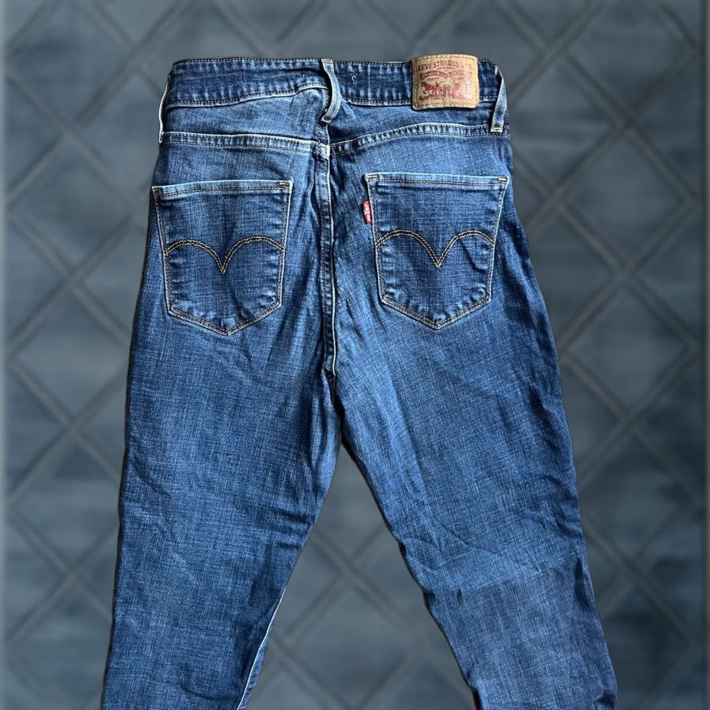 Levi's Levi's 721 High-Rise Skinny Women's Jeans - Waist size 27 27x30 Medium Wash Size 27" / US 4 / IT 40 - 1 Thumbnail