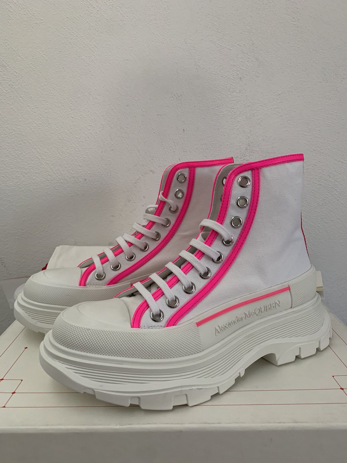Alexander McQueen Alexander McQueen Tread Slick Chunky Sole High Top Boots Size US 8 / IT 38 - 8 Thumbnail