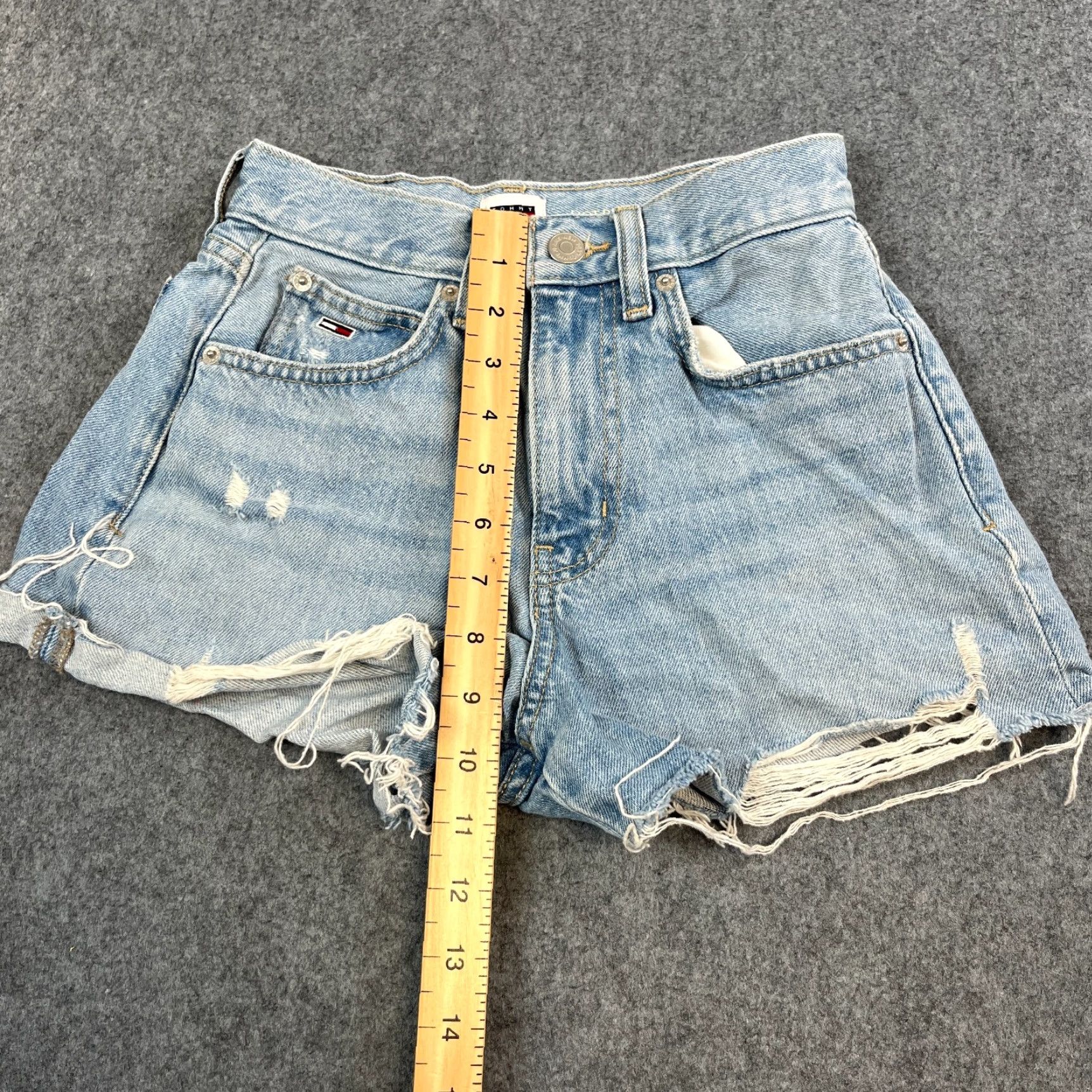 Tommy Hilfiger Tommy Hilfiger Womens Denim Shorts 24 UK 4 Blue Cut Offs Frayed Logo Hot Pants Denim Shorts Womens Blue Logo 90s? Size 27" / US 4 / IT 40 - 5 Thumbnail