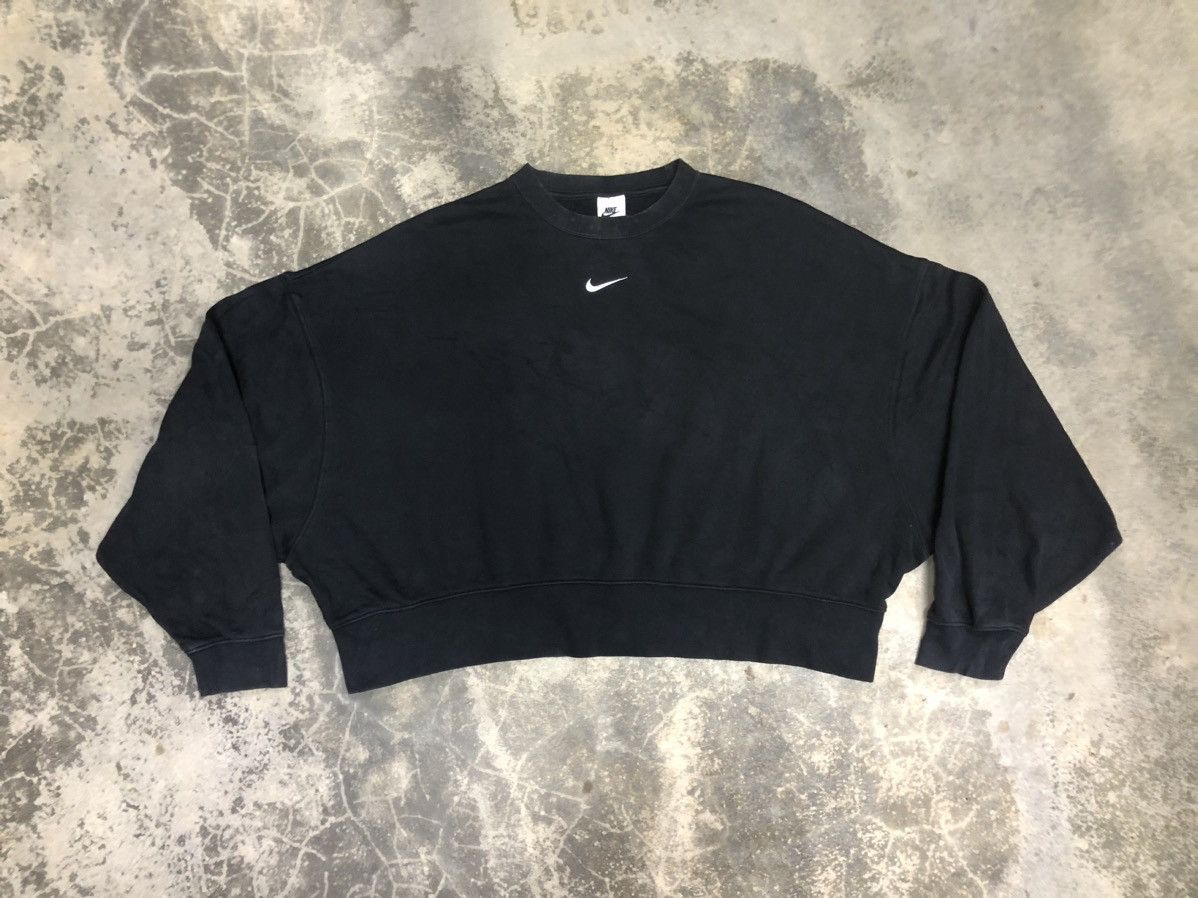 image of Cropped Nike Center Logo Oversized Sweatshirt in Black, Women's (Size 2XL)