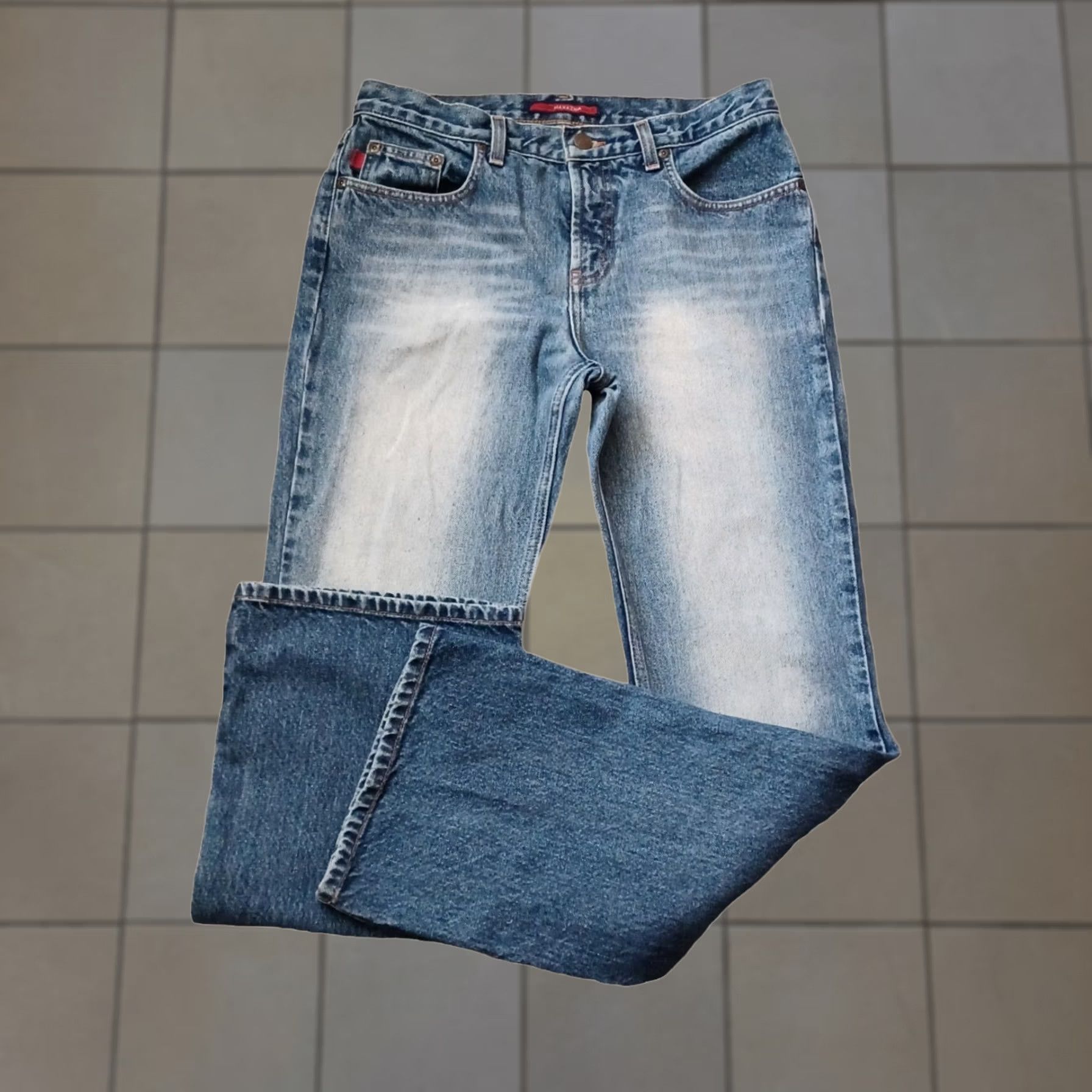 Bcbgmaxazria VINTAGE BCBGMAXAZRIA Jeans Womens 7/8R Denim Distressed Dark Wash Y2K Blue Jeans Women 30 Inseam 7/8R Bootcut Size 28" / US 6 / IT 42 - 1 Thumbnail