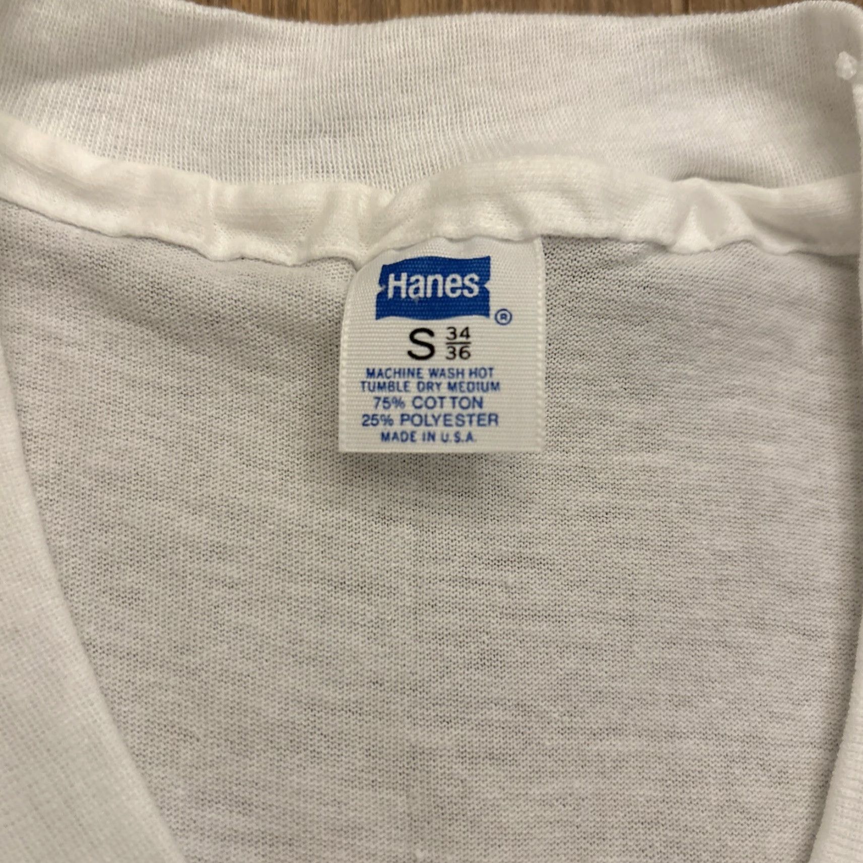 Hanes VINTAGE Hanes 1970s V Neck White T-Shirt Size S Single Stitch Mens Size US S / EU 44-46 / 1 - 2 Thumbnail