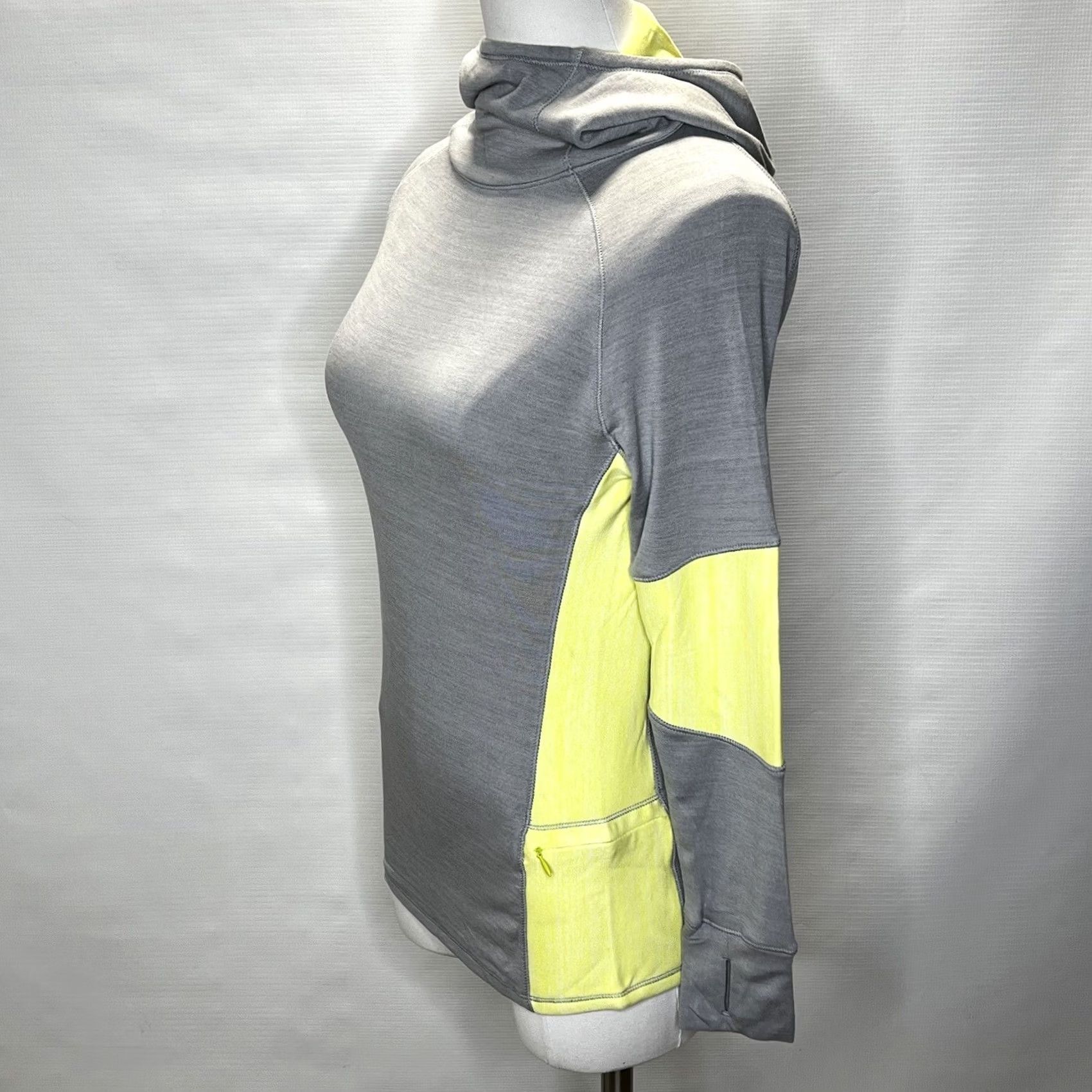 Footjoy FootJoy Womens Golf Hoodie Sweatshirt, Side Zip Pocket Size XS Gray Yellow NEW Size XS / US 0-2 / IT 36-38 - 3 Thumbnail