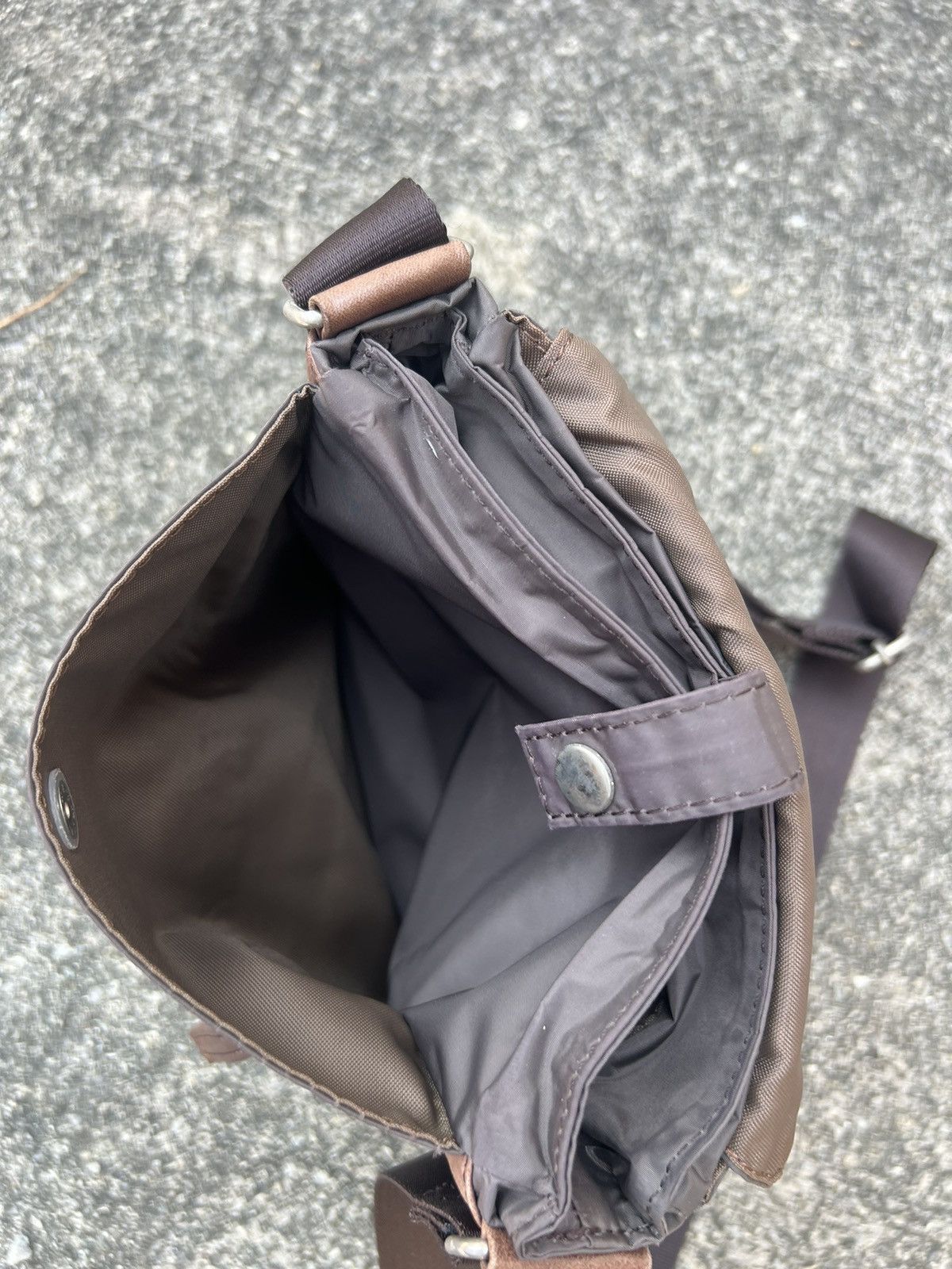 Yohji Yamamoto Vintage Yohji Yamamoto Hybrid Patina Leather Sling Bag Size ONE SIZE - 20 Thumbnail