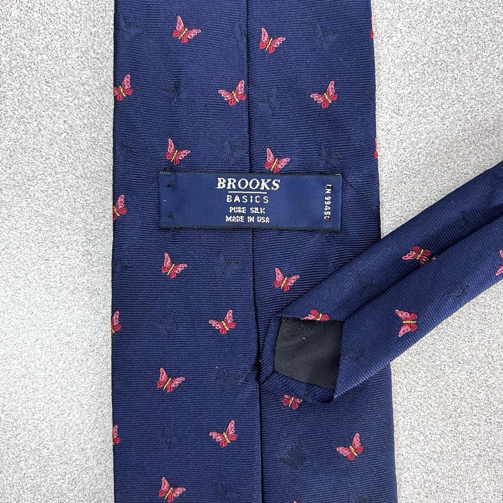 Brooks Brooks Silk Neck Tie Blue Red Butterflies Butterfly Pattern 100% Silk Made In USA Men TIE Size ONE SIZE - 4 Thumbnail